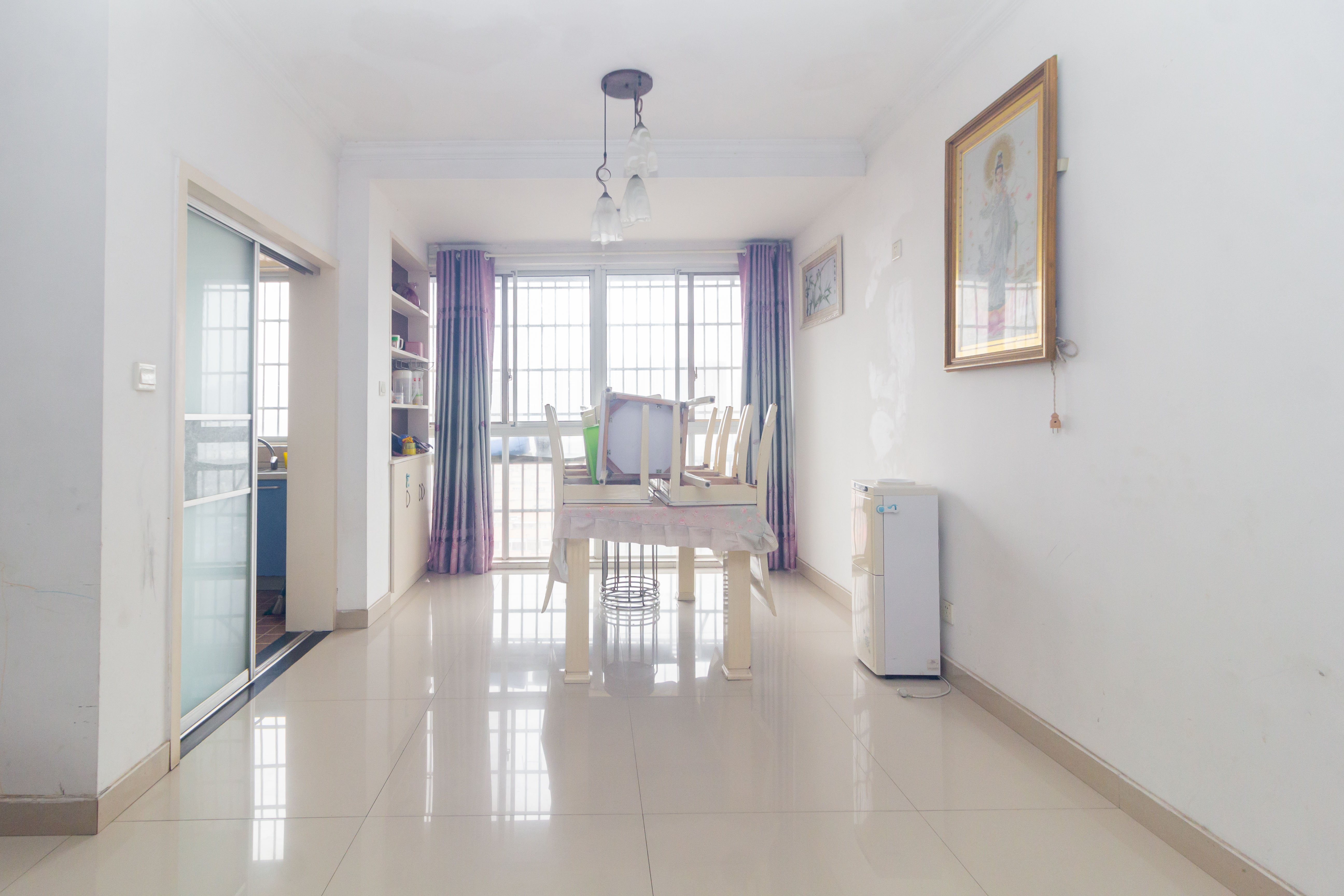 东业苹果社区 4室2厅2卫 89.5万 东业苹果社区 4室2厅2卫 89.5万客厅