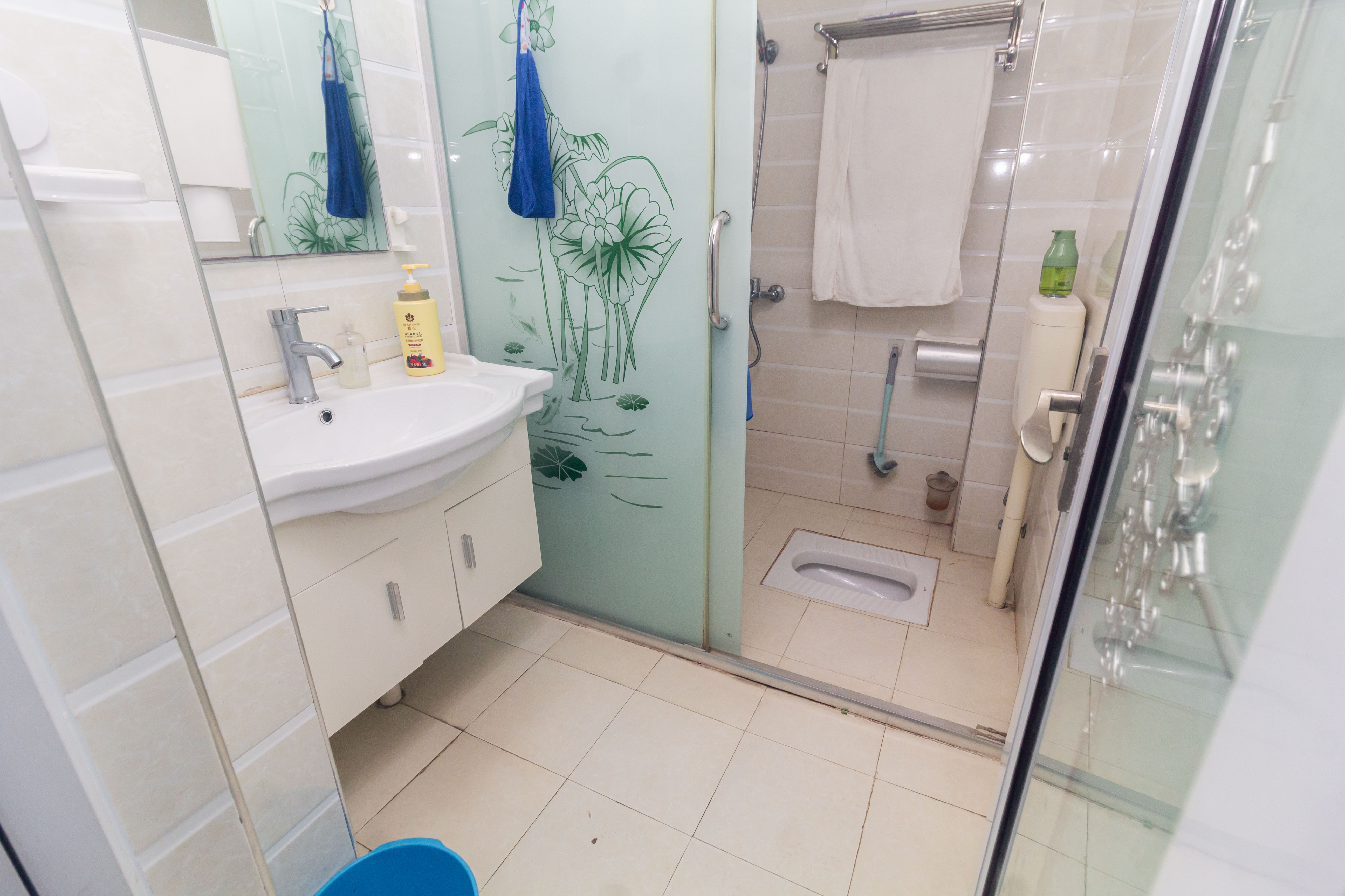 东业苹果社区 4室2厅2卫 89.5万 东业苹果社区 4室2厅2卫 89.5万卫生间