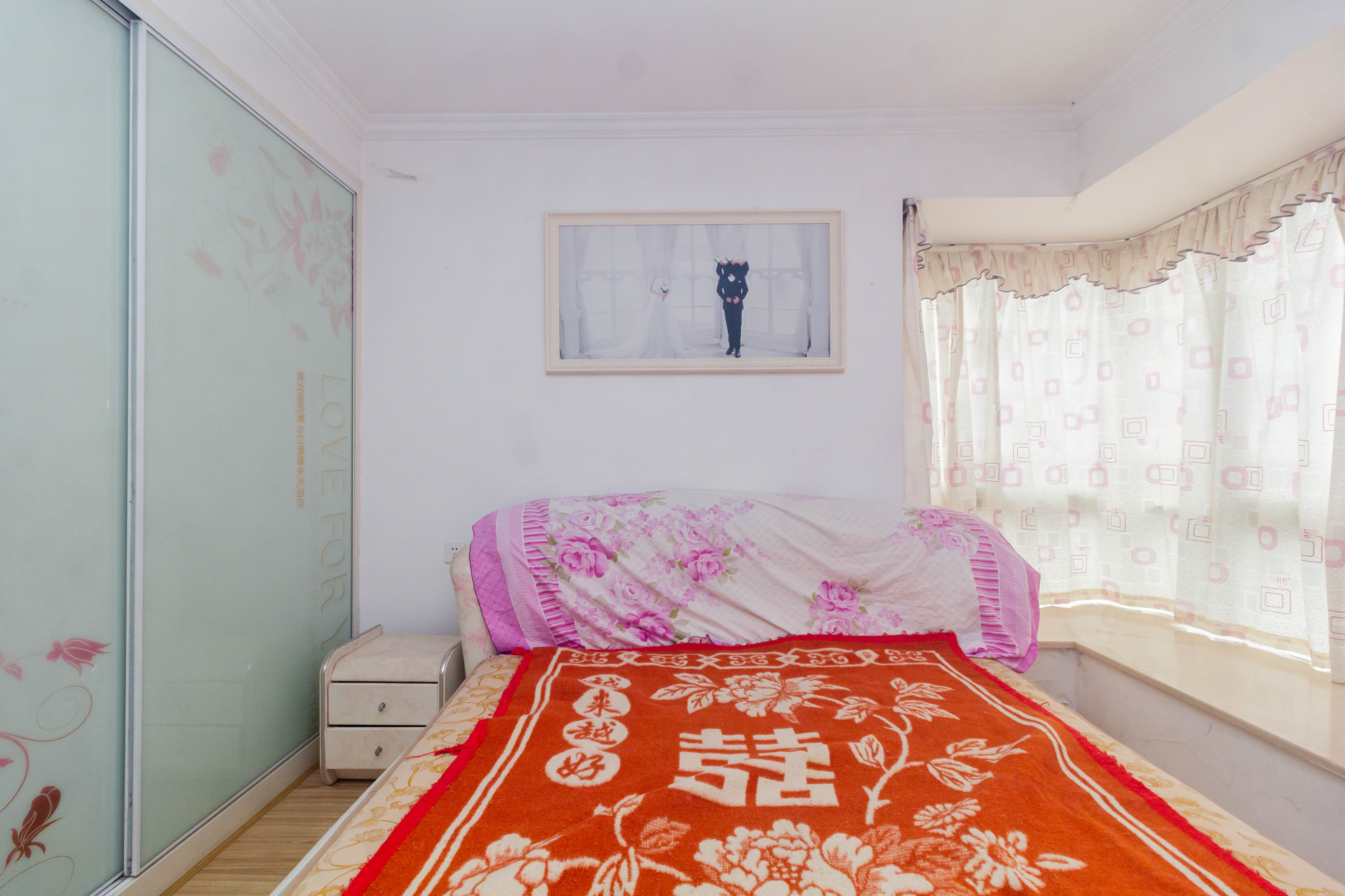 东业苹果社区 4室2厅2卫 89.5万 东业苹果社区 4室2厅2卫 89.5万卧室