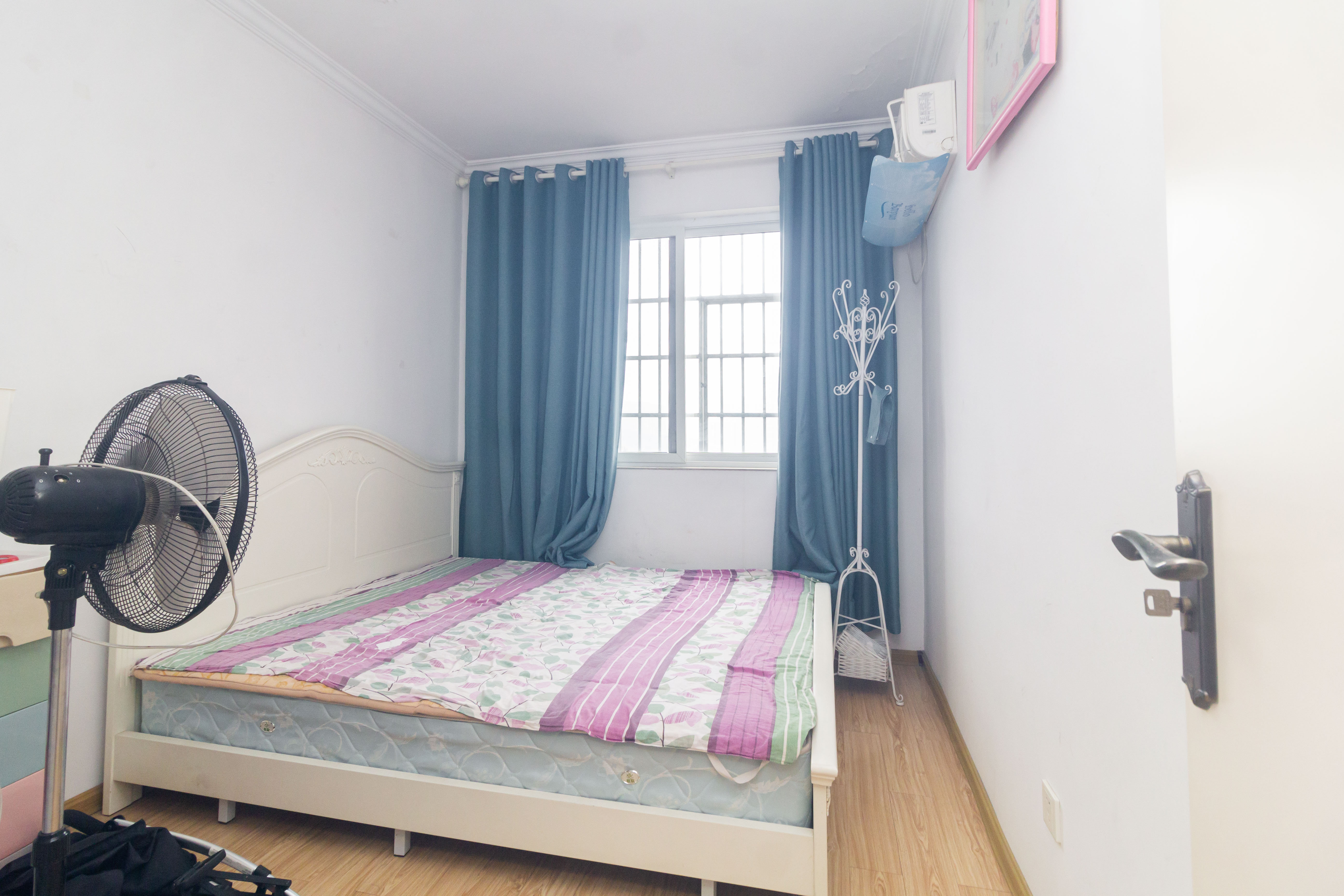 东业苹果社区 4室2厅2卫 89.5万 东业苹果社区 4室2厅2卫 89.5万卧室