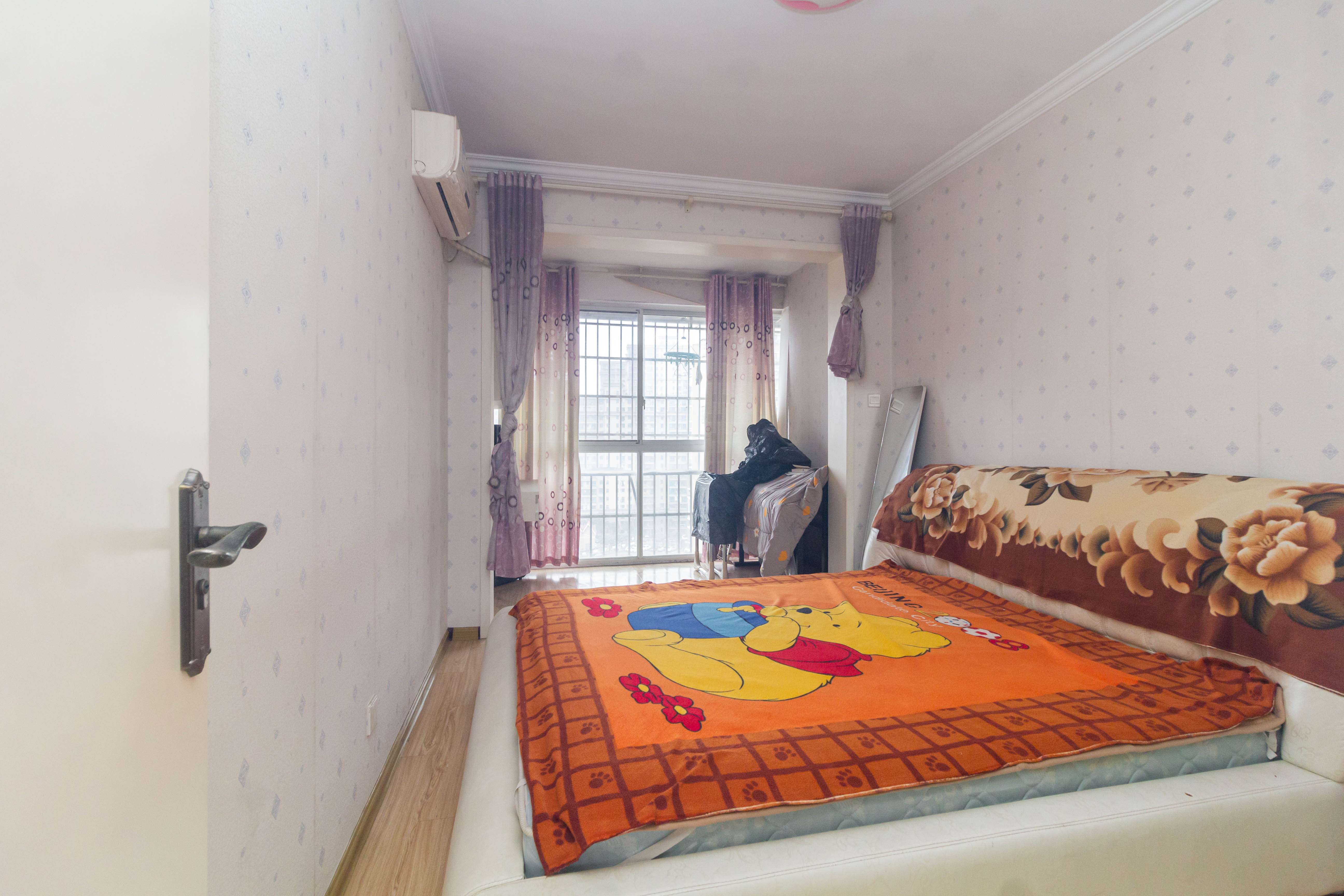 东业苹果社区 4室2厅2卫 89.5万 东业苹果社区 4室2厅2卫 89.5万卧室