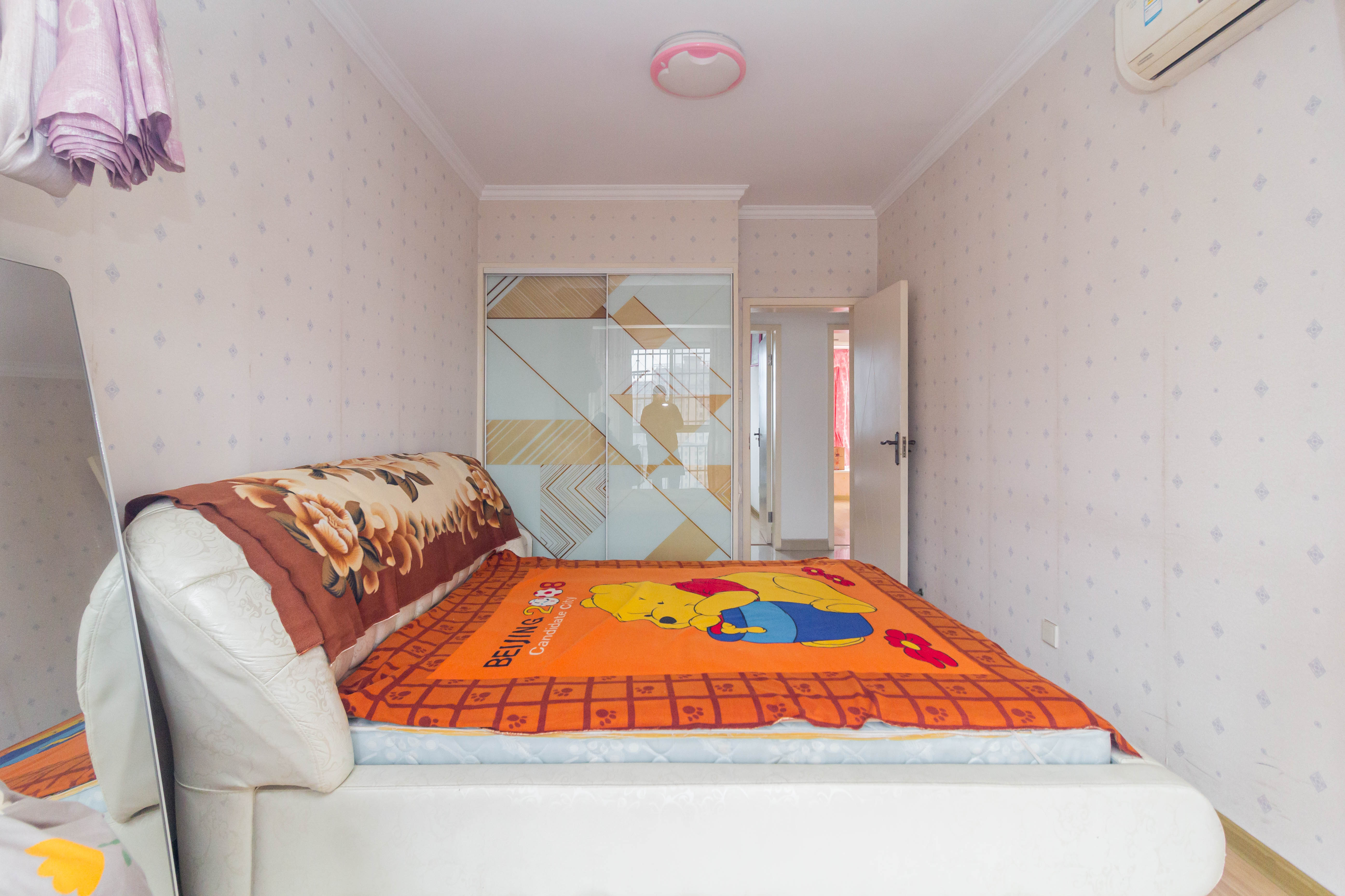 东业苹果社区 4室2厅2卫 89.5万 东业苹果社区 4室2厅2卫 89.5万卧室