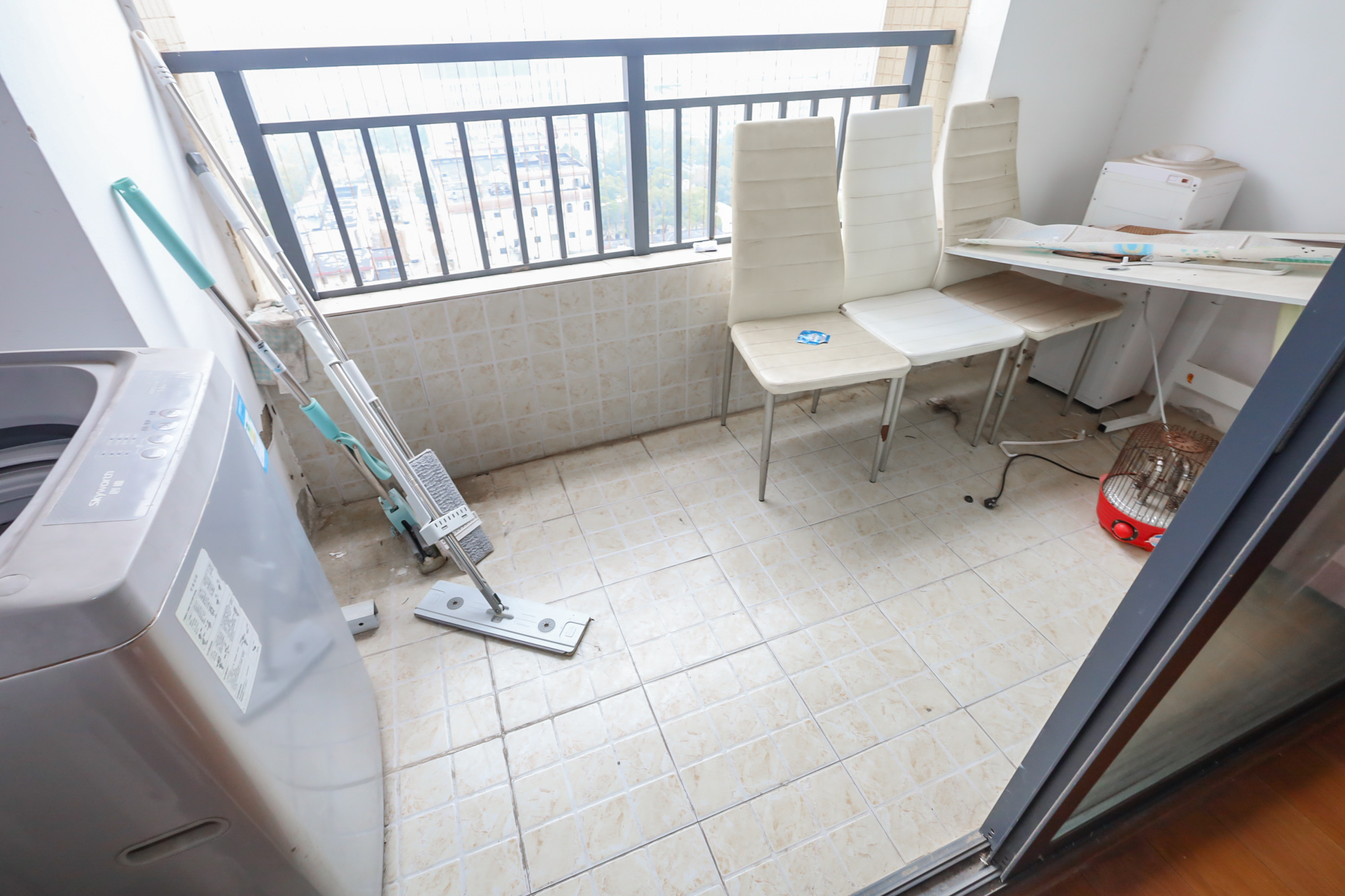 兰亭都荟（璟峰苑）  1室2厅1卫   130.00万阳台