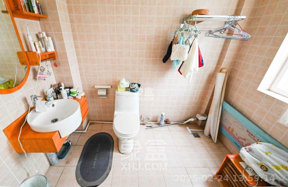 山水庭院 3室2厅2卫 2400.0元/月 山水庭院 3室2厅2卫 2400.0元/月室内图