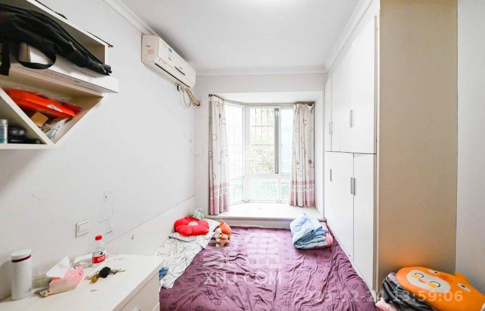 山水庭院 3室2厅2卫 2400.0元/月 山水庭院 3室2厅2卫 2400.0元/月室内图