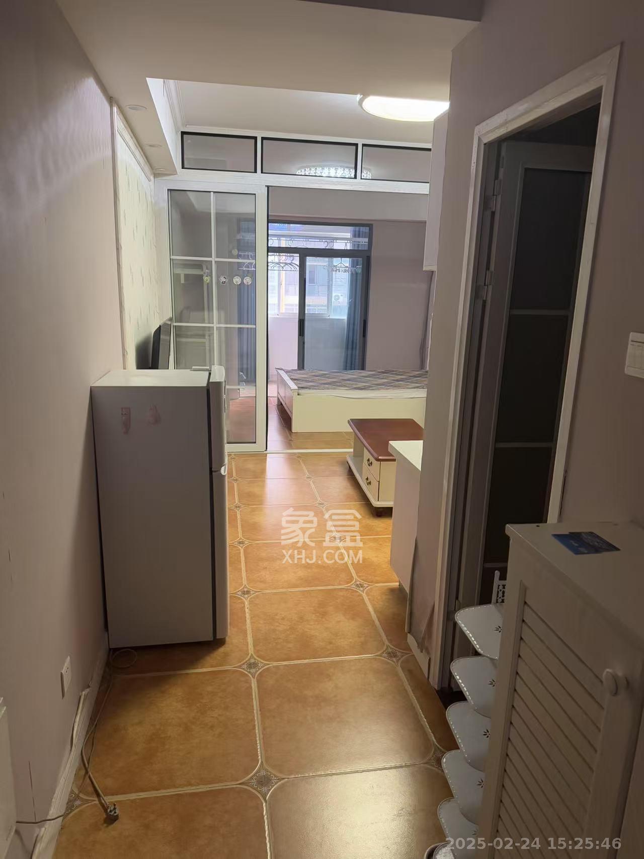 人瑞潇湘国际 1室1厅1卫 2200.0元/月 人瑞潇湘国际 1室1厅1卫 2200.0元/月室内图