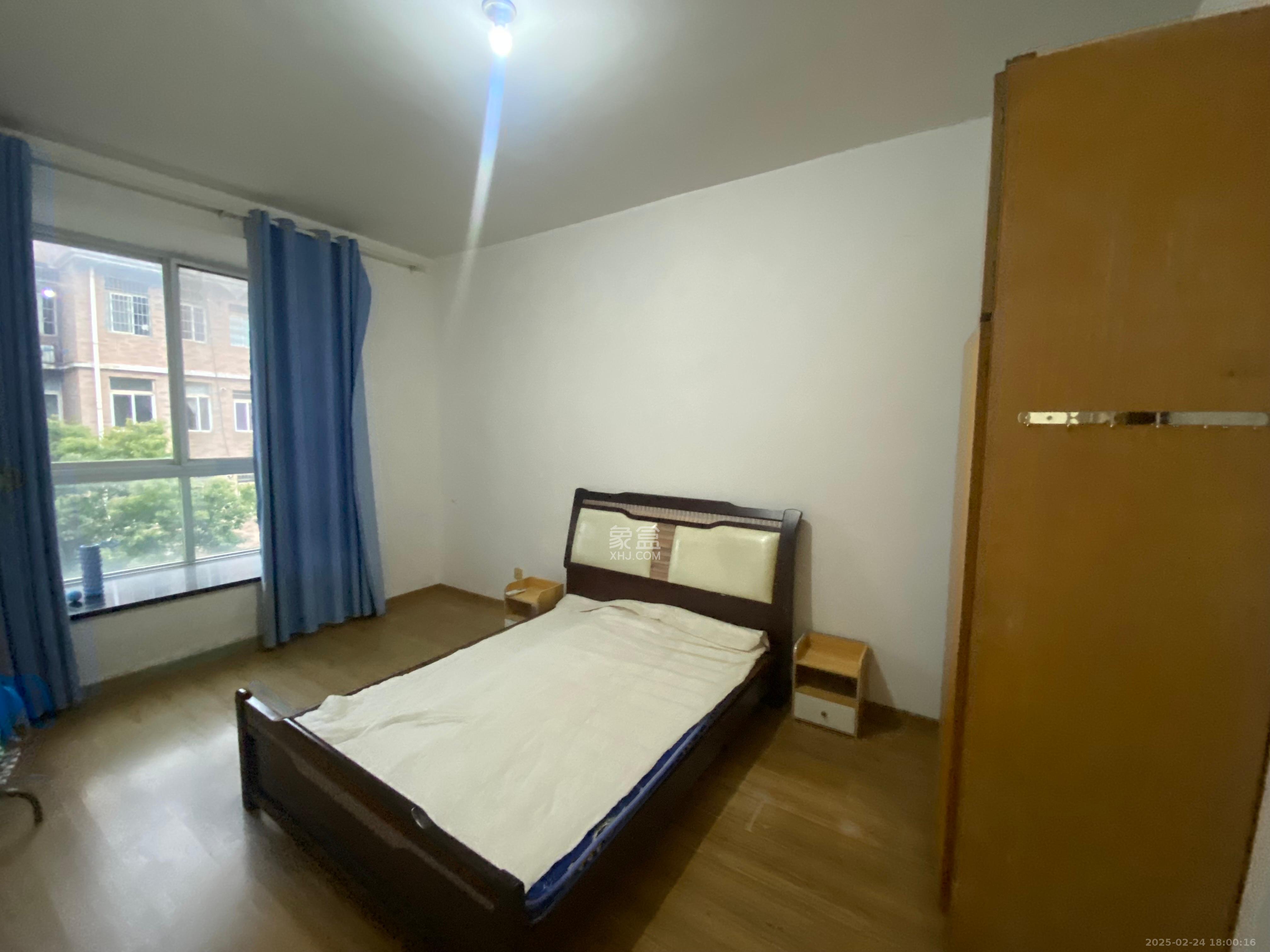 景塘家园  1室2厅1卫   1400.00元/月室内图