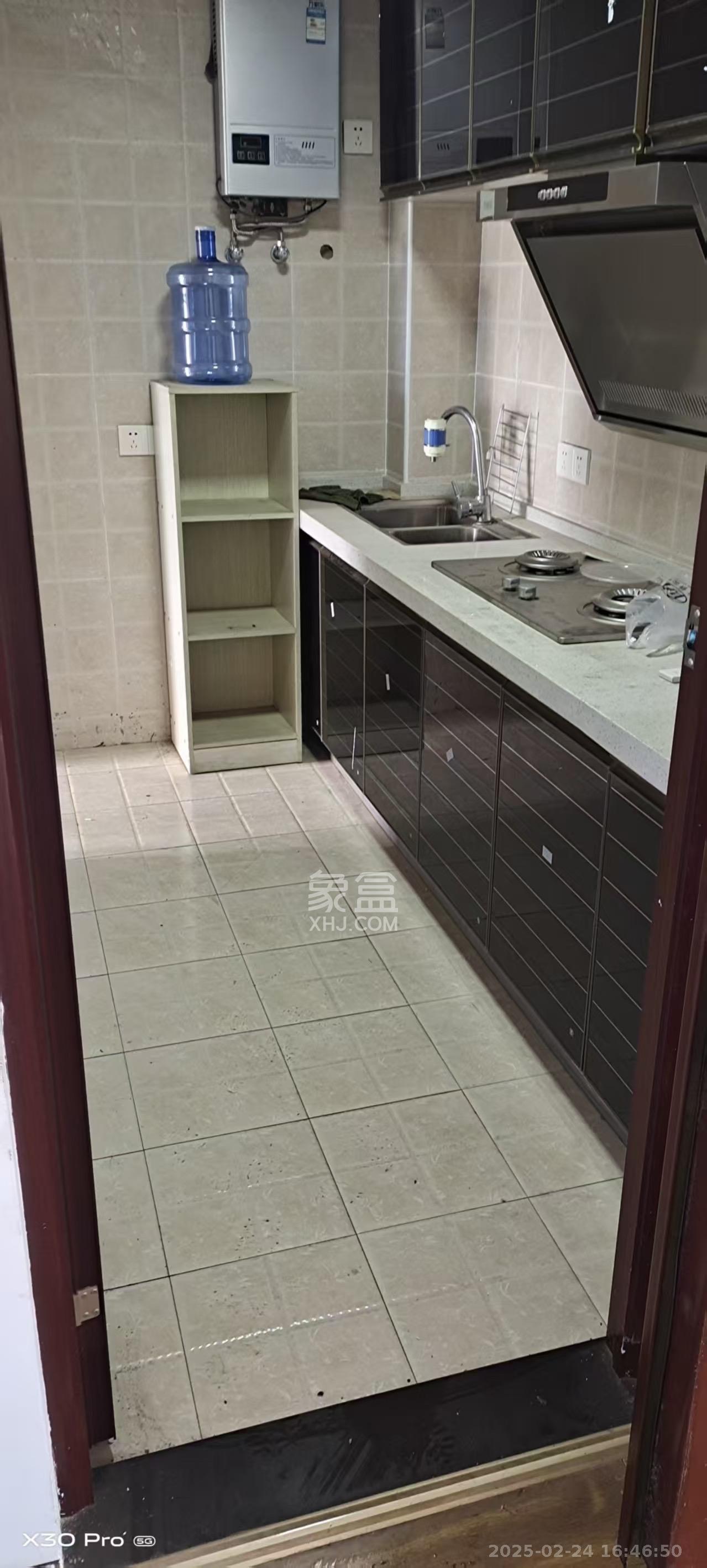 锦泰东环国际  2室1厅1卫   2700.00元/月室内图