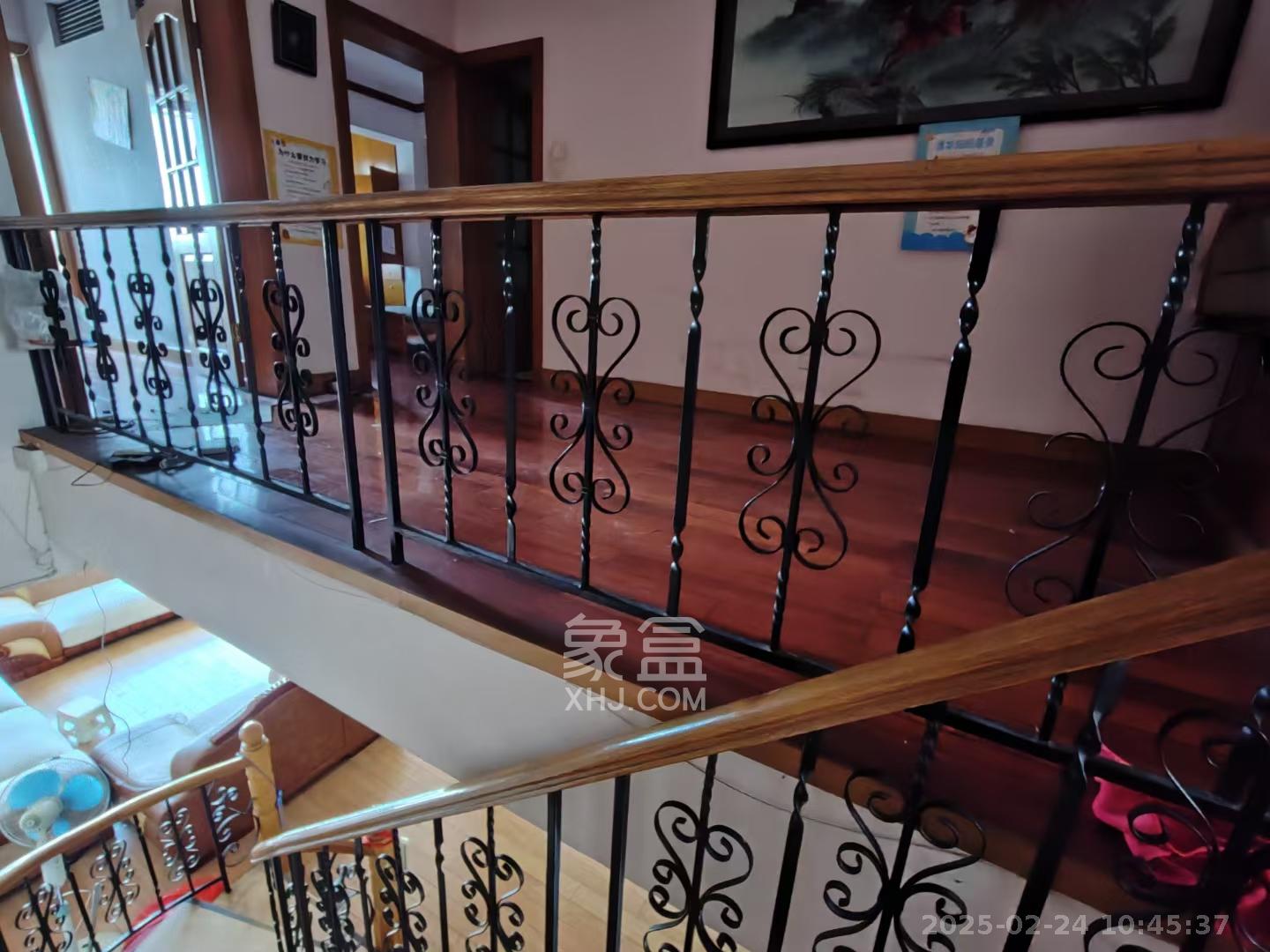 中国人民财产股份公司宿舍(人民保险公司宿舍) 3室2厅2卫 2100.0元/月 中国人民财产股份公司宿舍(人民保险公司宿舍) 3室2厅2卫 2100.0元/月室内图