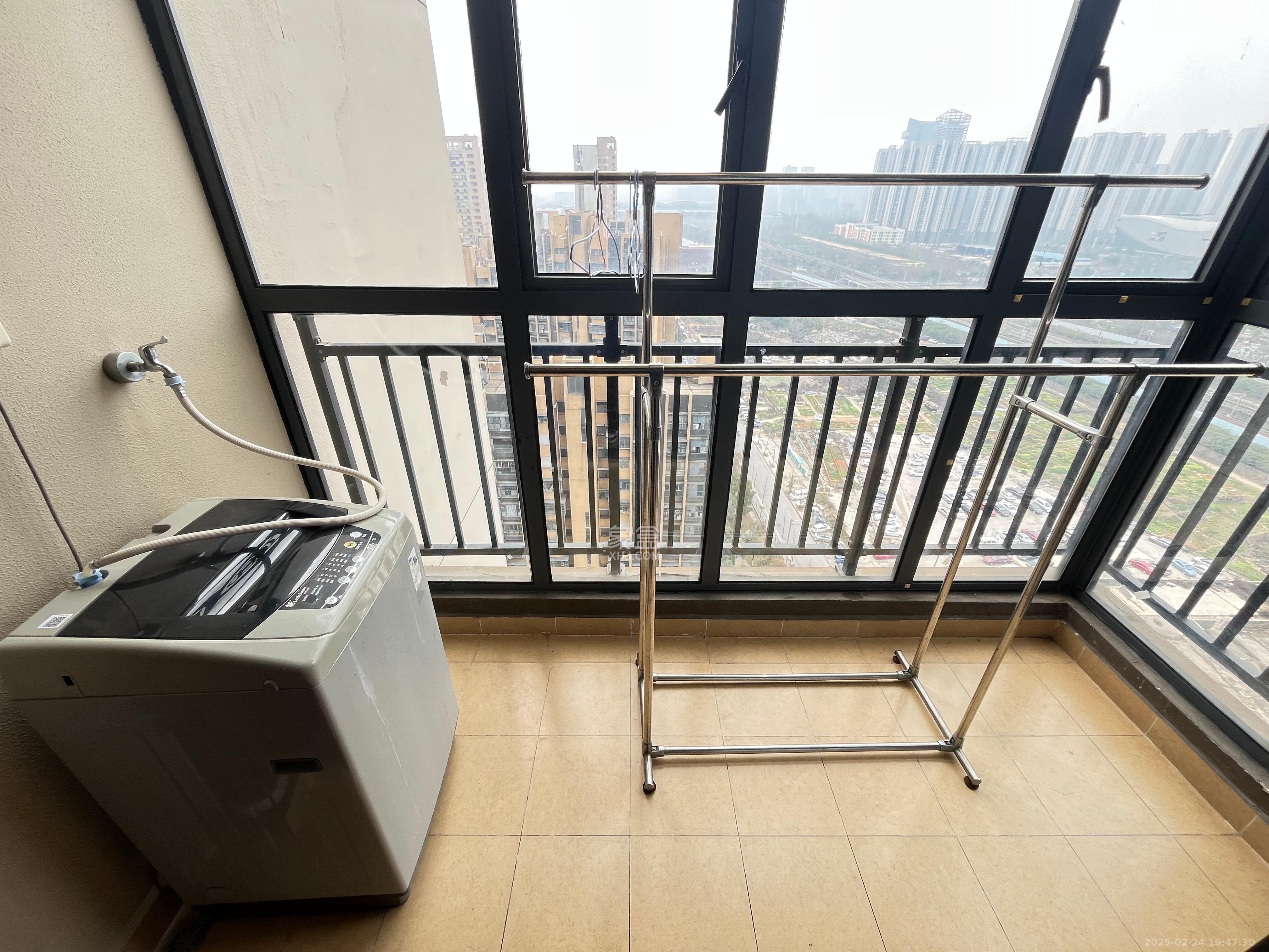 万科魅力之城 2室2厅1卫 2000.0元/月 万科魅力之城 2室2厅1卫 2000.0元/月室内图