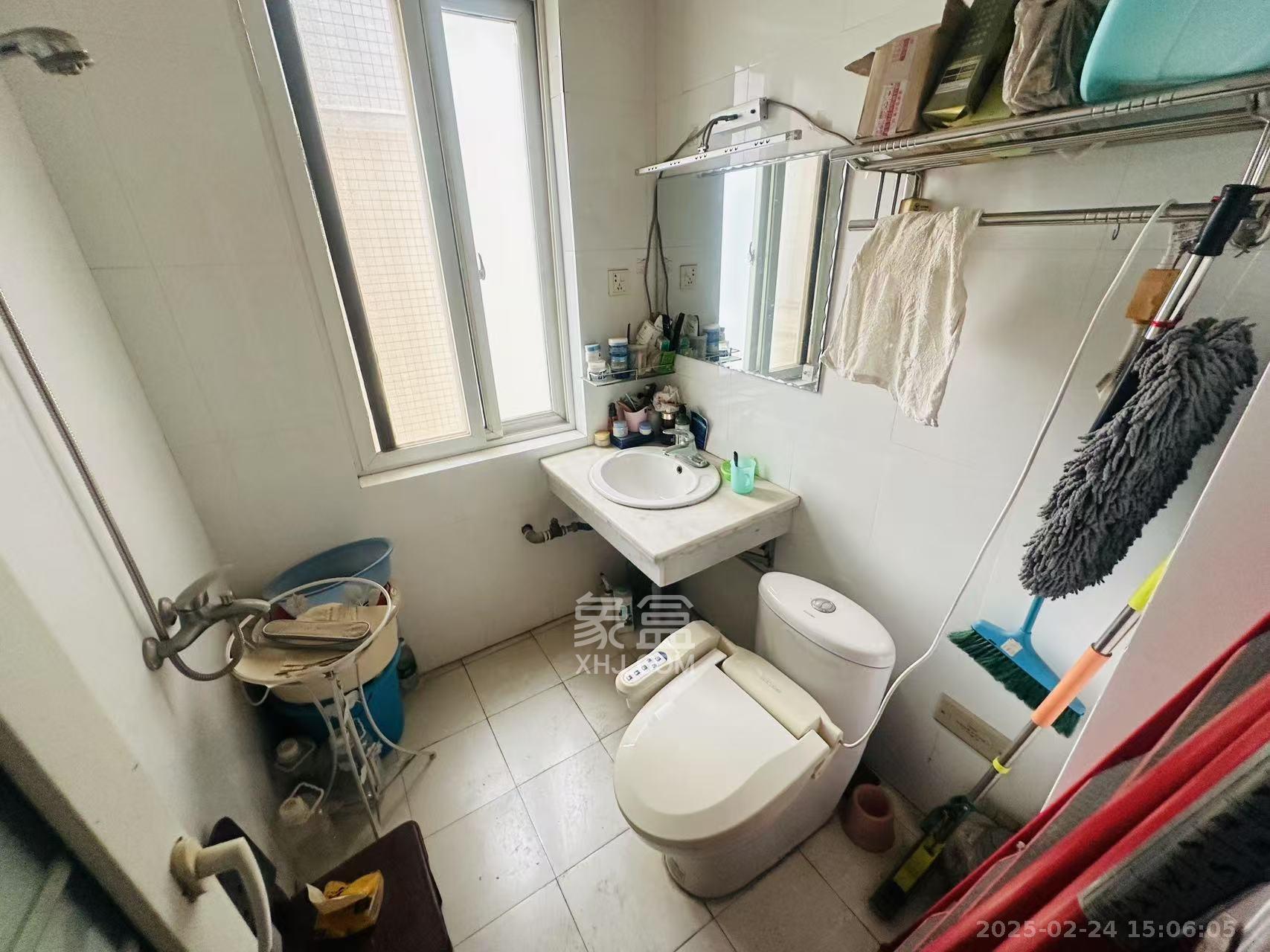 盛湘家园 3室2厅2卫 2200.0元/月 盛湘家园 3室2厅2卫 2200.0元/月室内图