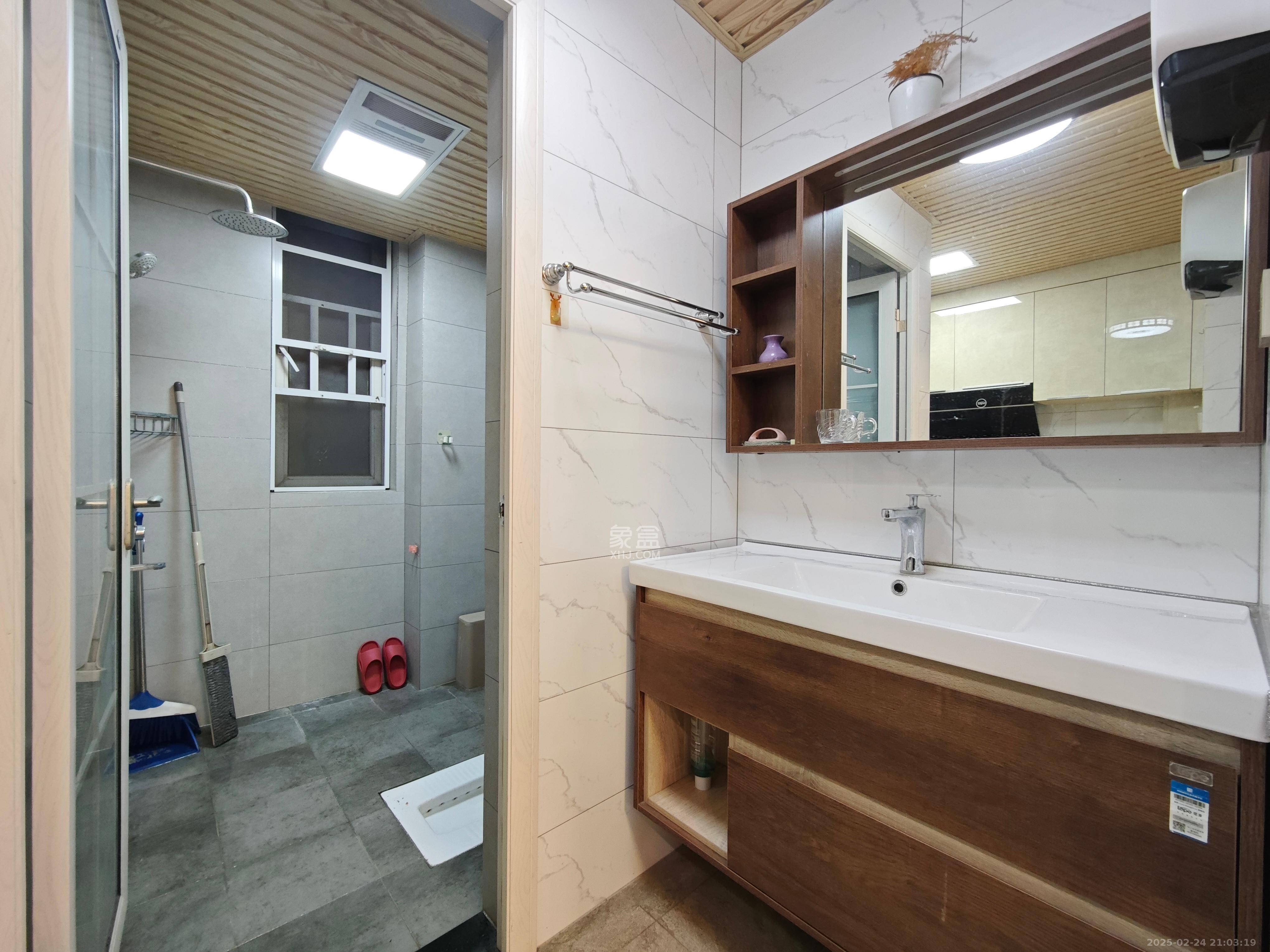 蓝光幸福满庭 4室2厅2卫 3200.0元/月 蓝光幸福满庭 4室2厅2卫 3200.0元/月室内图