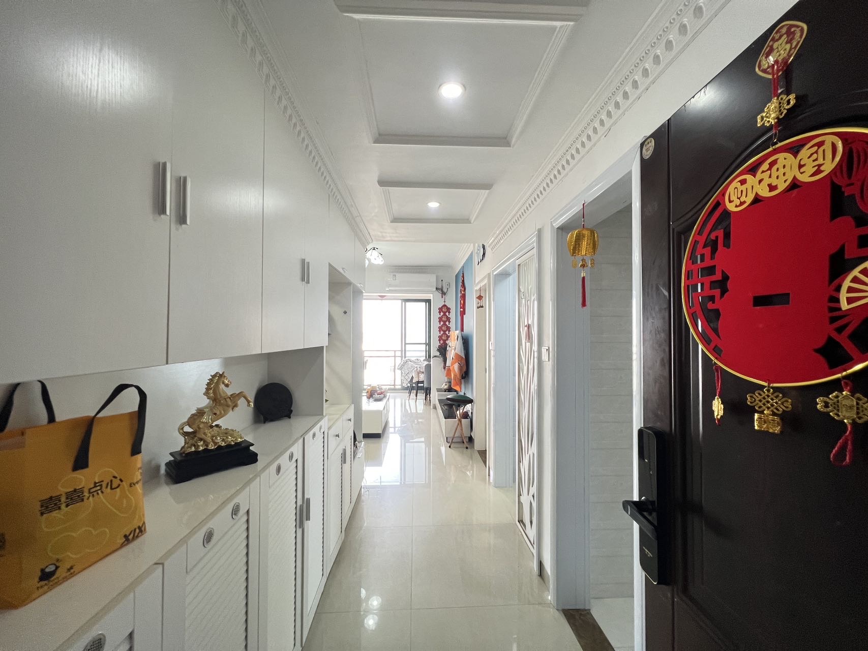 海岸银座花园 2室2厅1卫 95.0万 海岸银座花园 2室2厅1卫 95.0万客厅