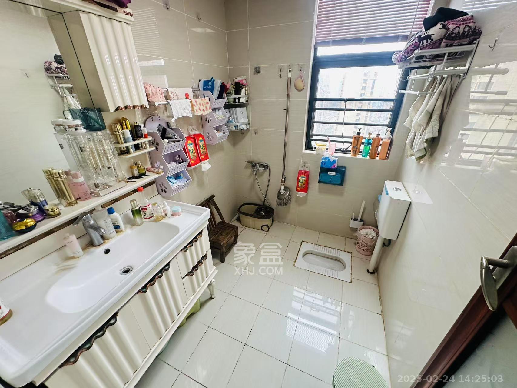 慢步江湾 4室2厅2卫 4800.0元/月 慢步江湾 4室2厅2卫 4800.0元/月室内图