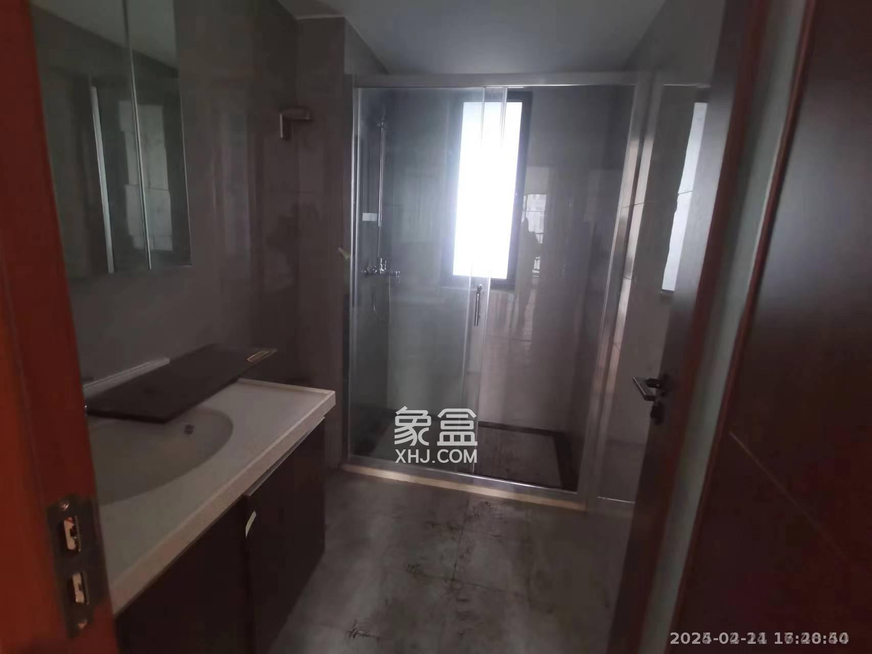 绿地长沙城际空间站(柏仕佳苑)  4室1厅2卫    5000.0元/月 绿地长沙城际空间站(柏仕佳苑)  4室1厅2卫    5000.0元/月室内图