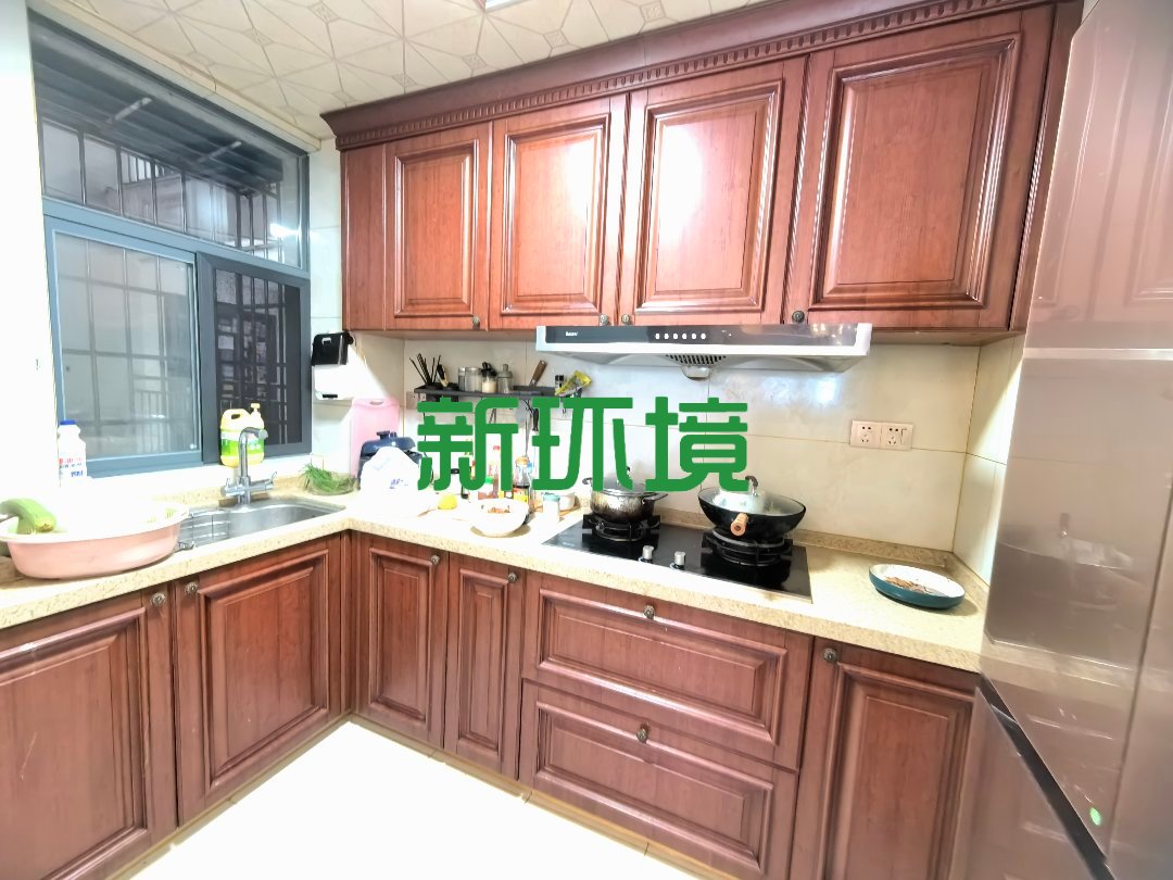 公园世家  3室2厅1卫   64.80万客厅