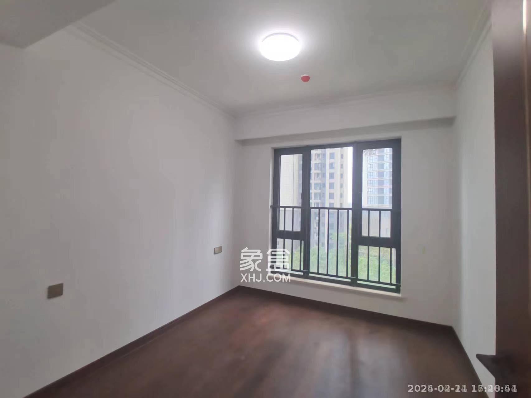 绿地长沙城际空间站(柏仕佳苑)  4室1厅2卫    5000.0元/月 绿地长沙城际空间站(柏仕佳苑)  4室1厅2卫    5000.0元/月室内图