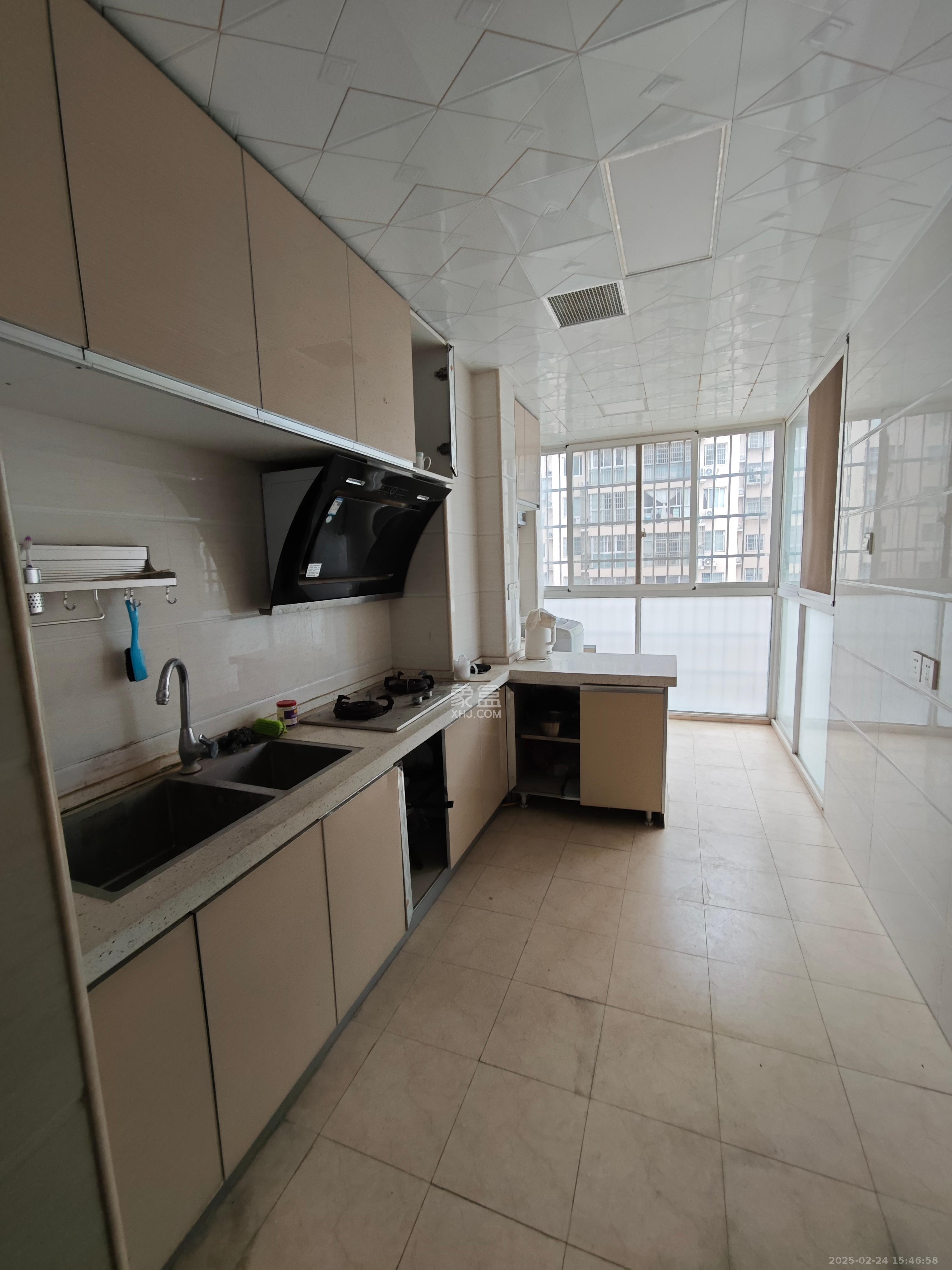 麓谷锦和园 3室1厅1卫 2400.0元/月 麓谷锦和园 3室1厅1卫 2400.0元/月室内图