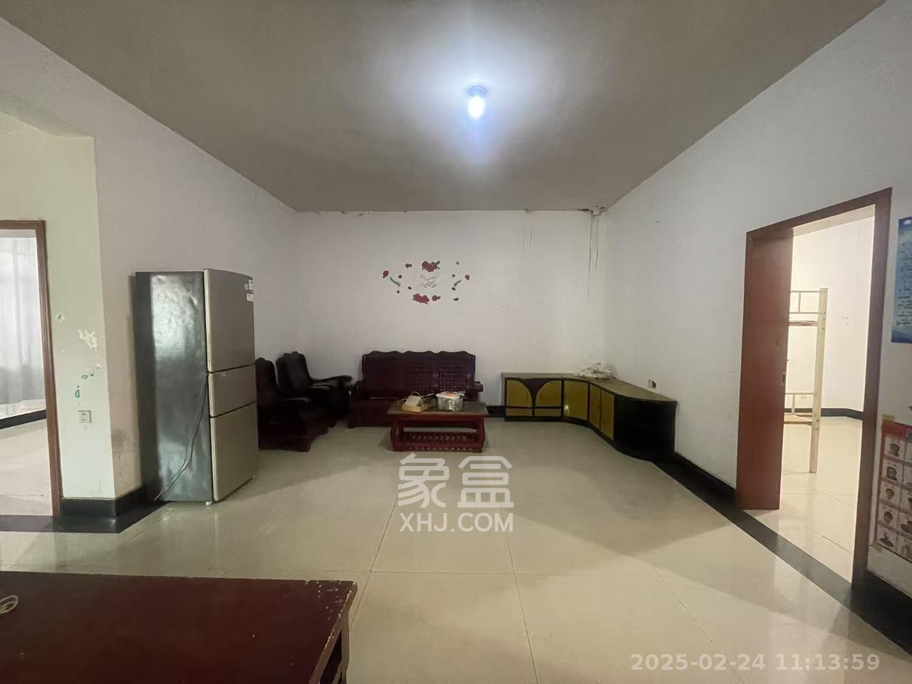 松雅安置小区 3室2厅1卫 1200.0元/月 松雅安置小区 3室2厅1卫 1200.0元/月室内图