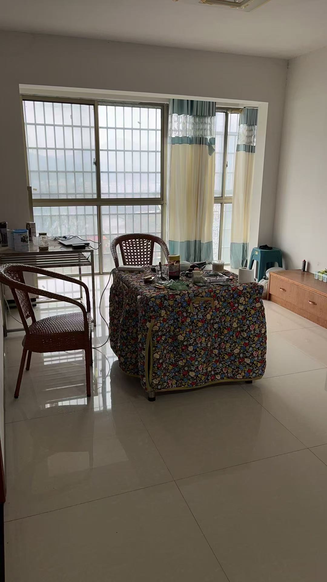 泓泽星城 3室2厅2卫 1500.0元/月 泓泽星城 3室2厅2卫 1500.0元/月室内图