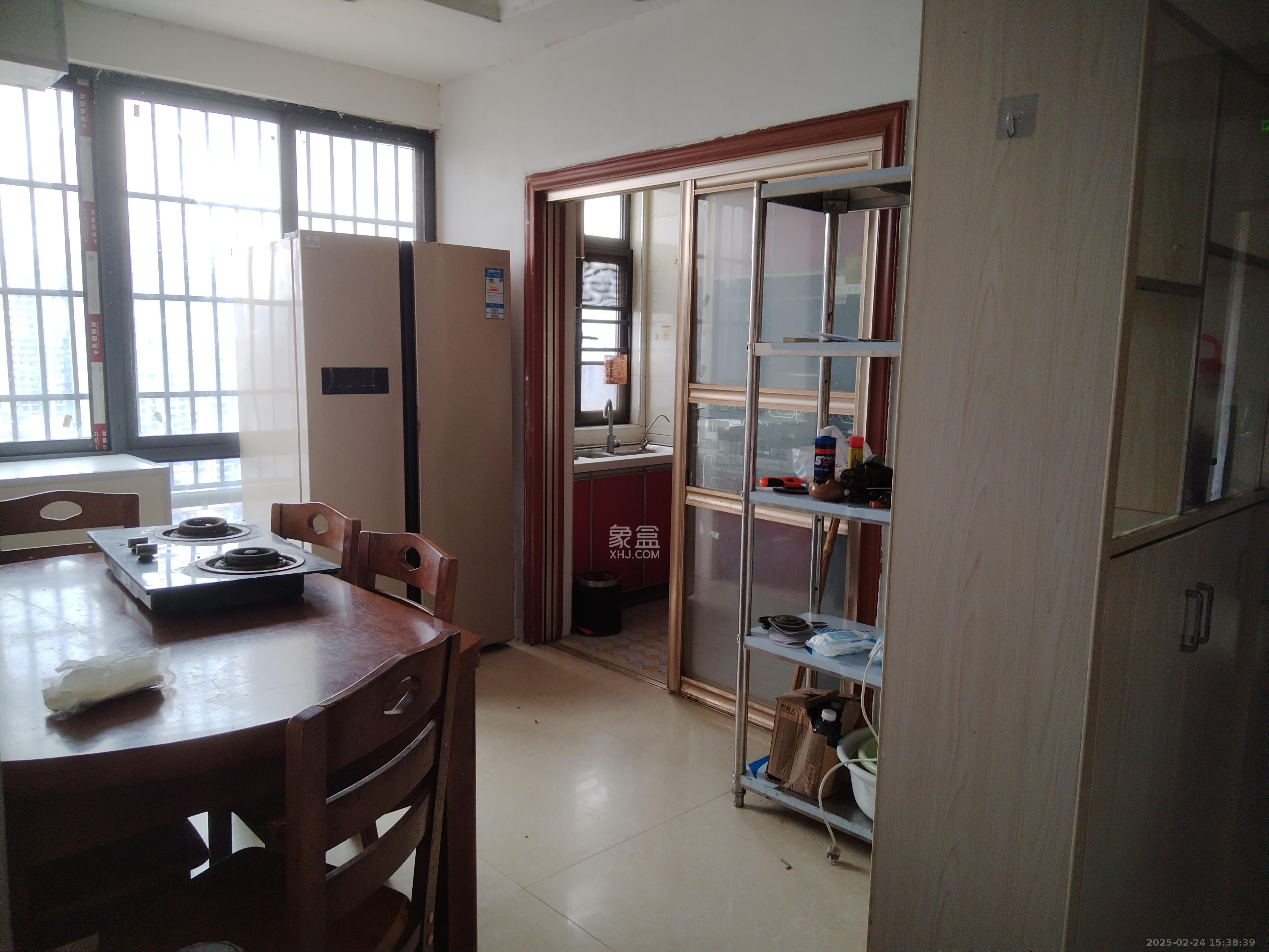 澳海澜庭 3室2厅2卫 2000.0元/月 澳海澜庭 3室2厅2卫 2000.0元/月室内图