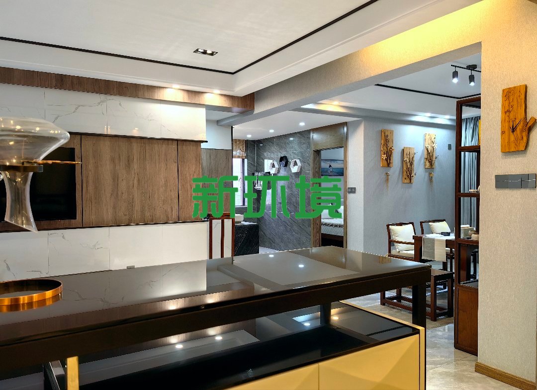丽景天下一期  4室2厅2卫   86.80万客厅