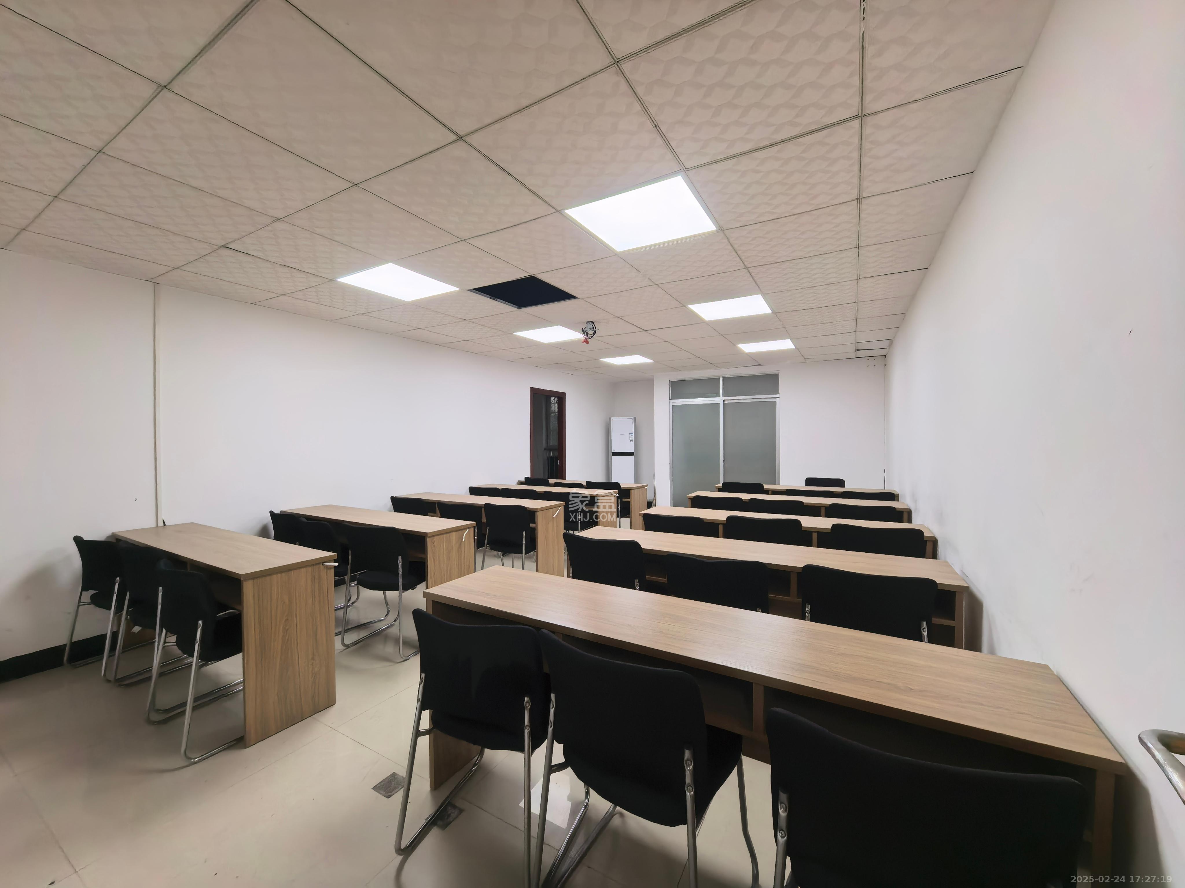 华菱新城地标  6室2厅3卫   8500.00元/月室内图