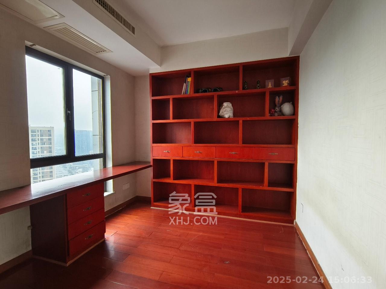 达美D6区  4室2厅2卫   3800.00元/月室内图