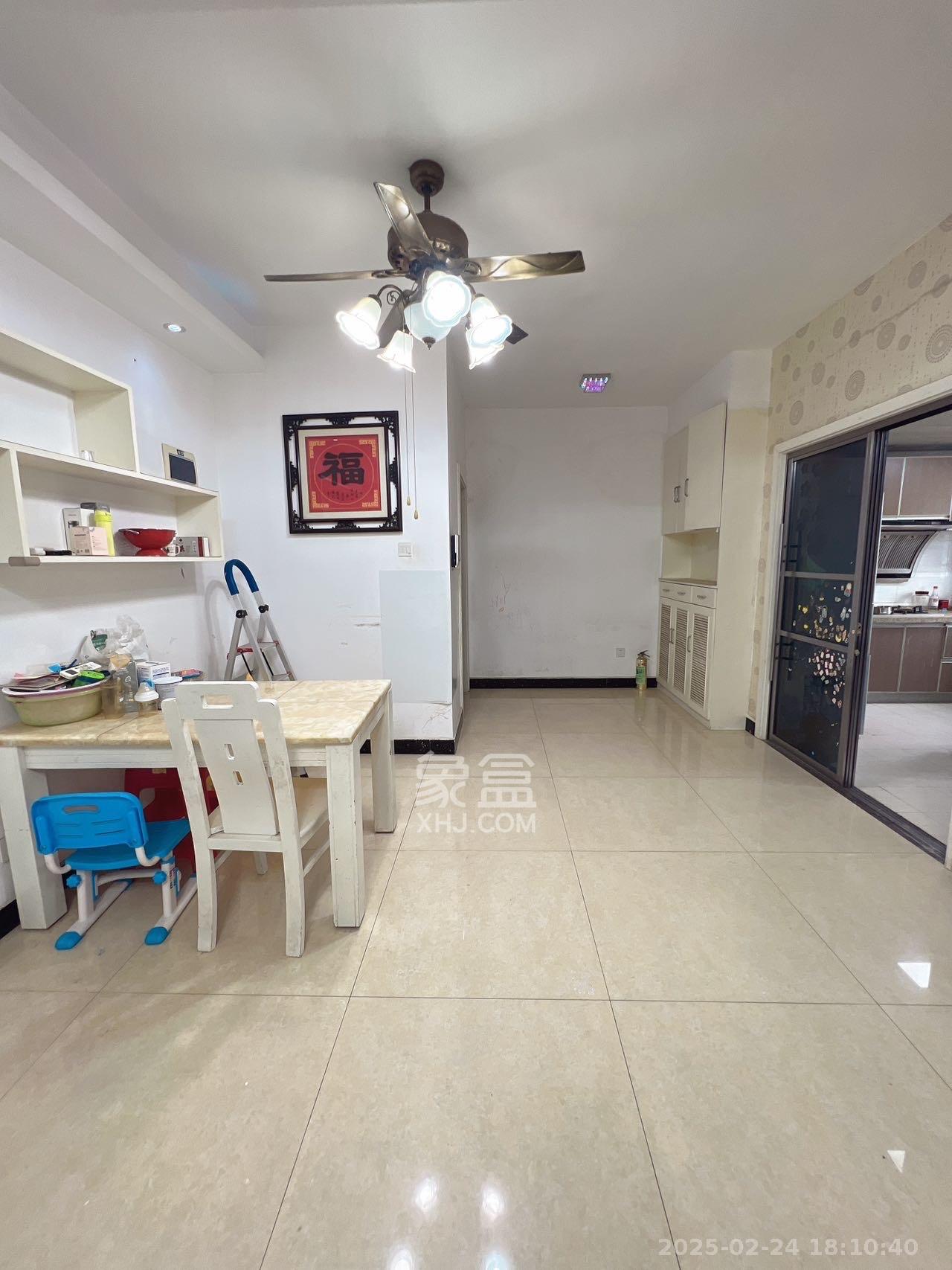 山水湾  3室2厅1卫    1750.0元/月室内图