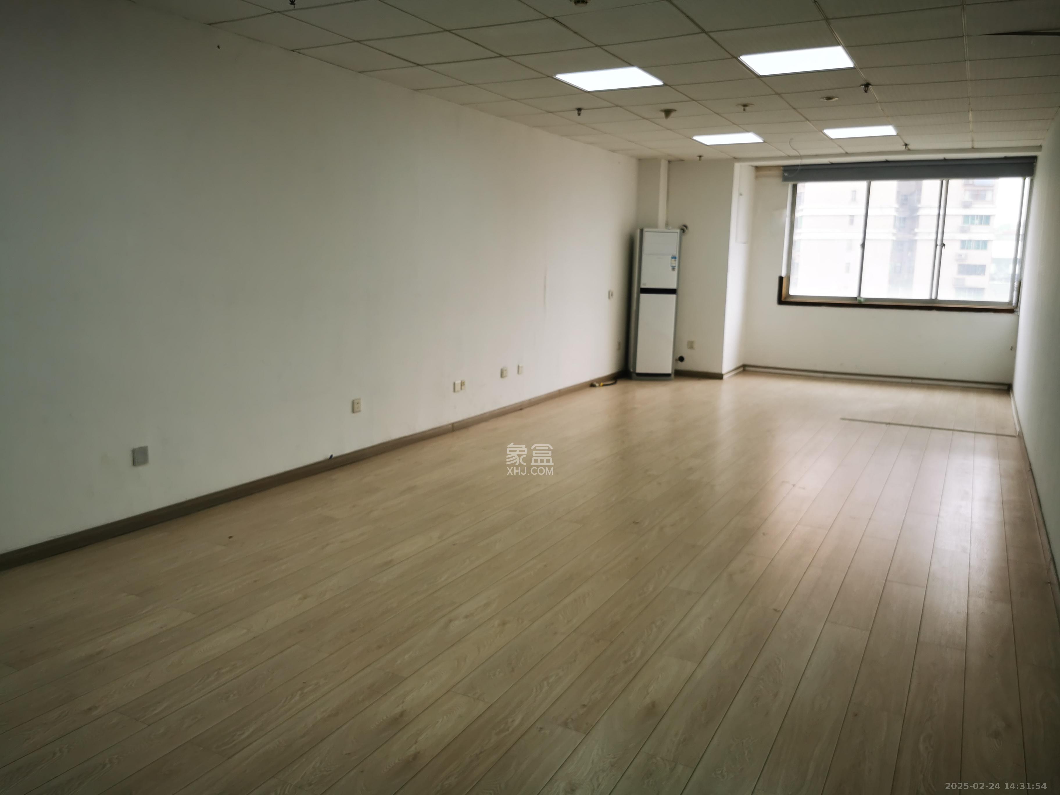 蓝色地标  1室1厅1卫   2300.00元/月室内图