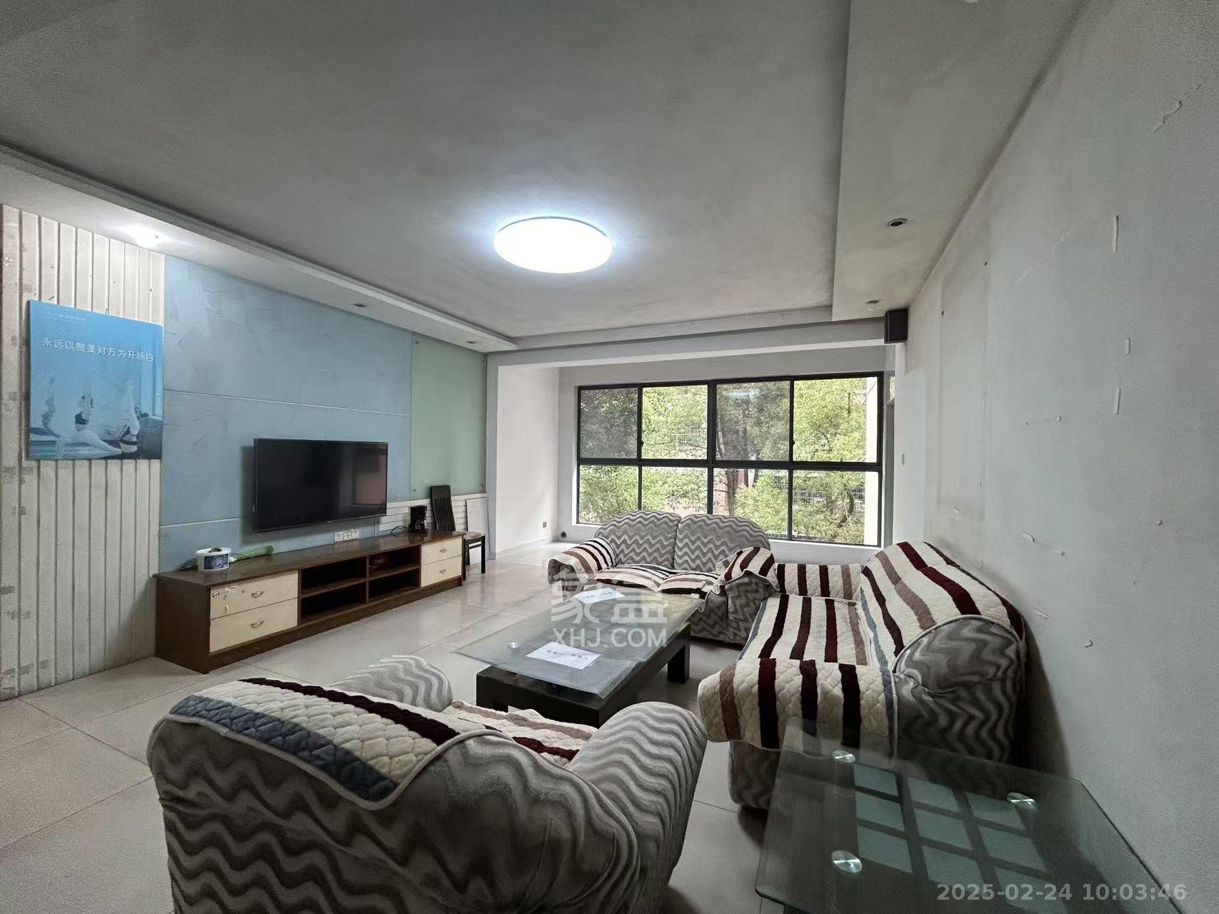 市委办公厅宿舍  3室2厅2卫    2800.0元/月 市委办公厅宿舍  3室2厅2卫    2800.0元/月