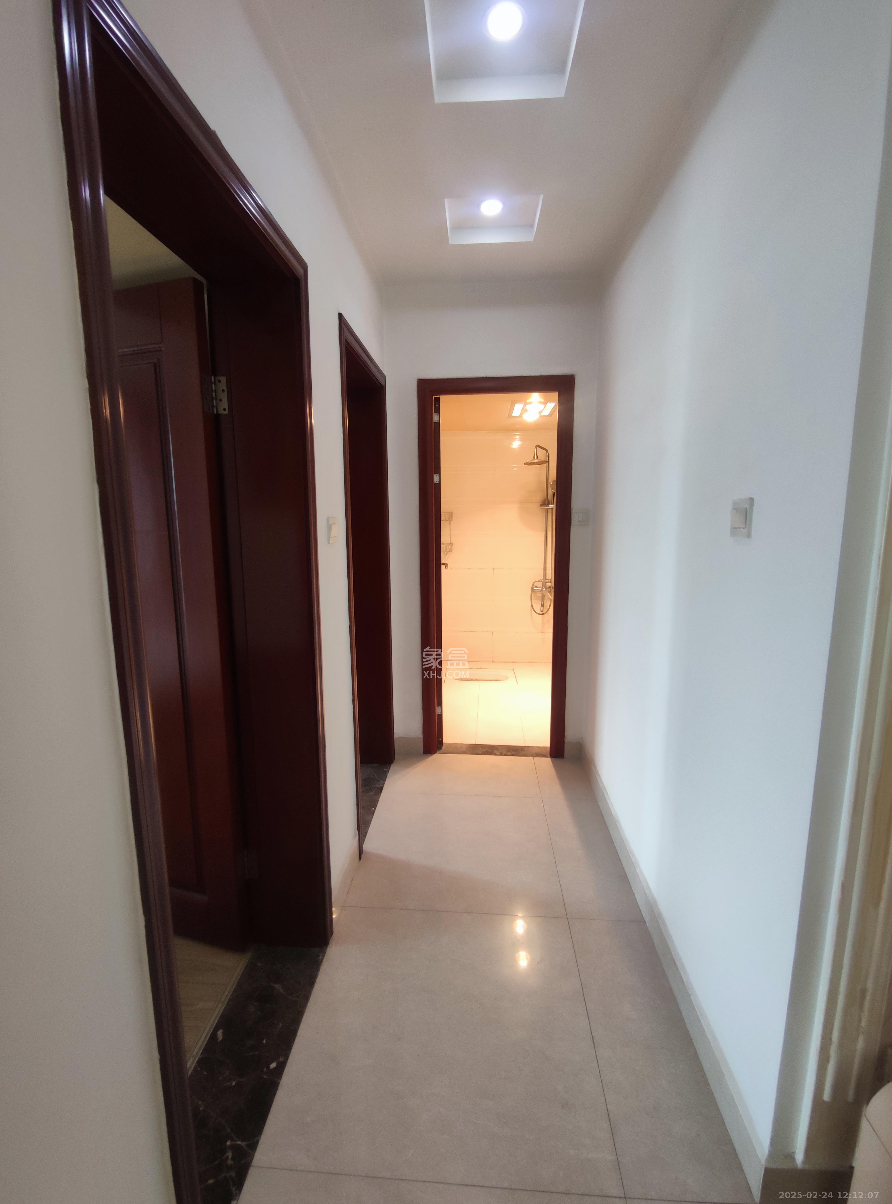 怡海星城 2室2厅1卫 1800.0元/月 怡海星城 2室2厅1卫 1800.0元/月室内图