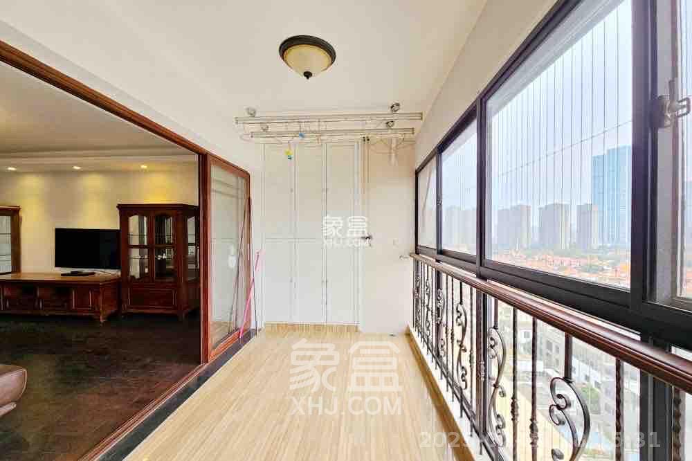 西街花园  4室2厅2卫   5000.00元/月室内图