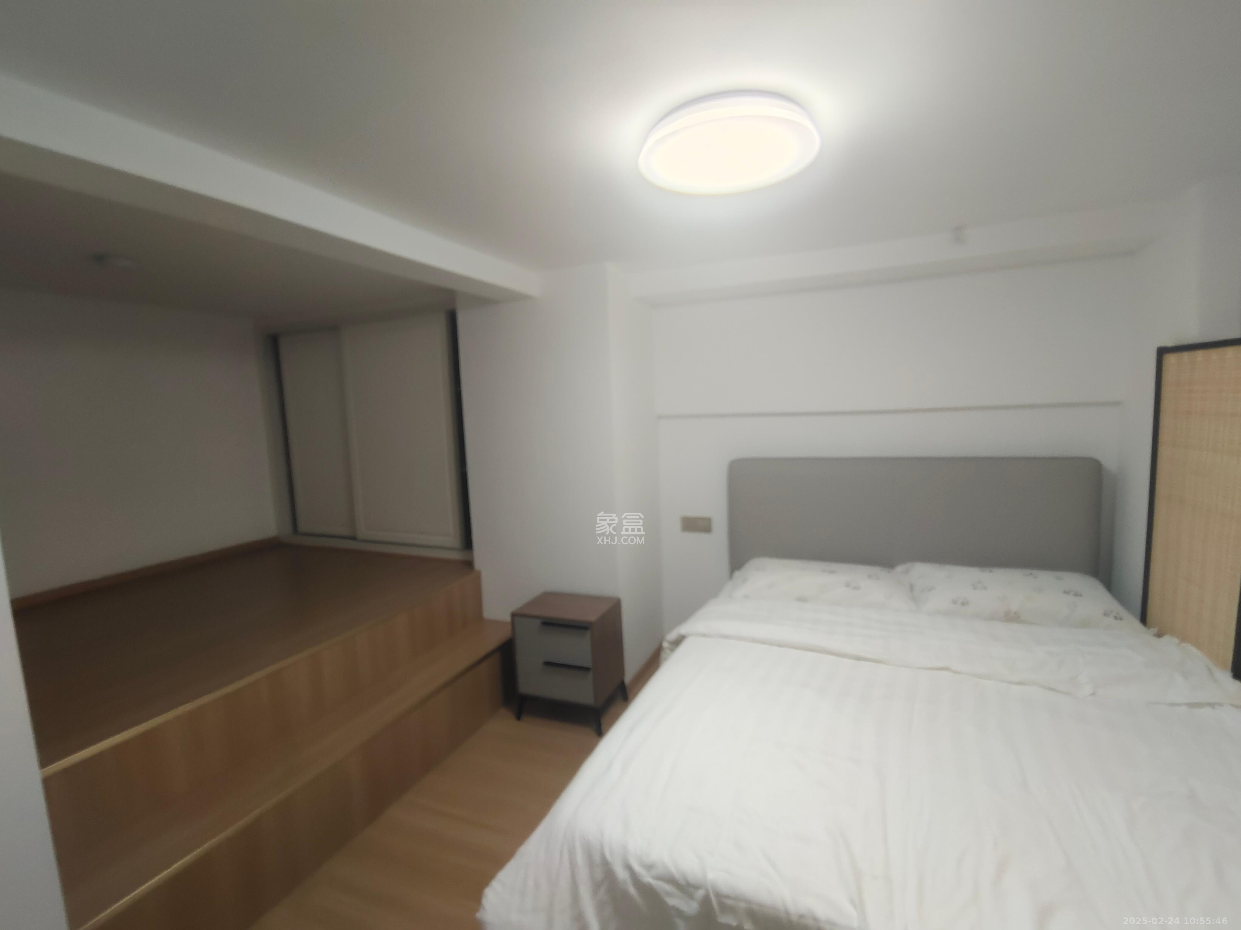 越秀悦湖台  1室1厅1卫    2600.0元/月 越秀悦湖台  1室1厅1卫    2600.0元/月室内图