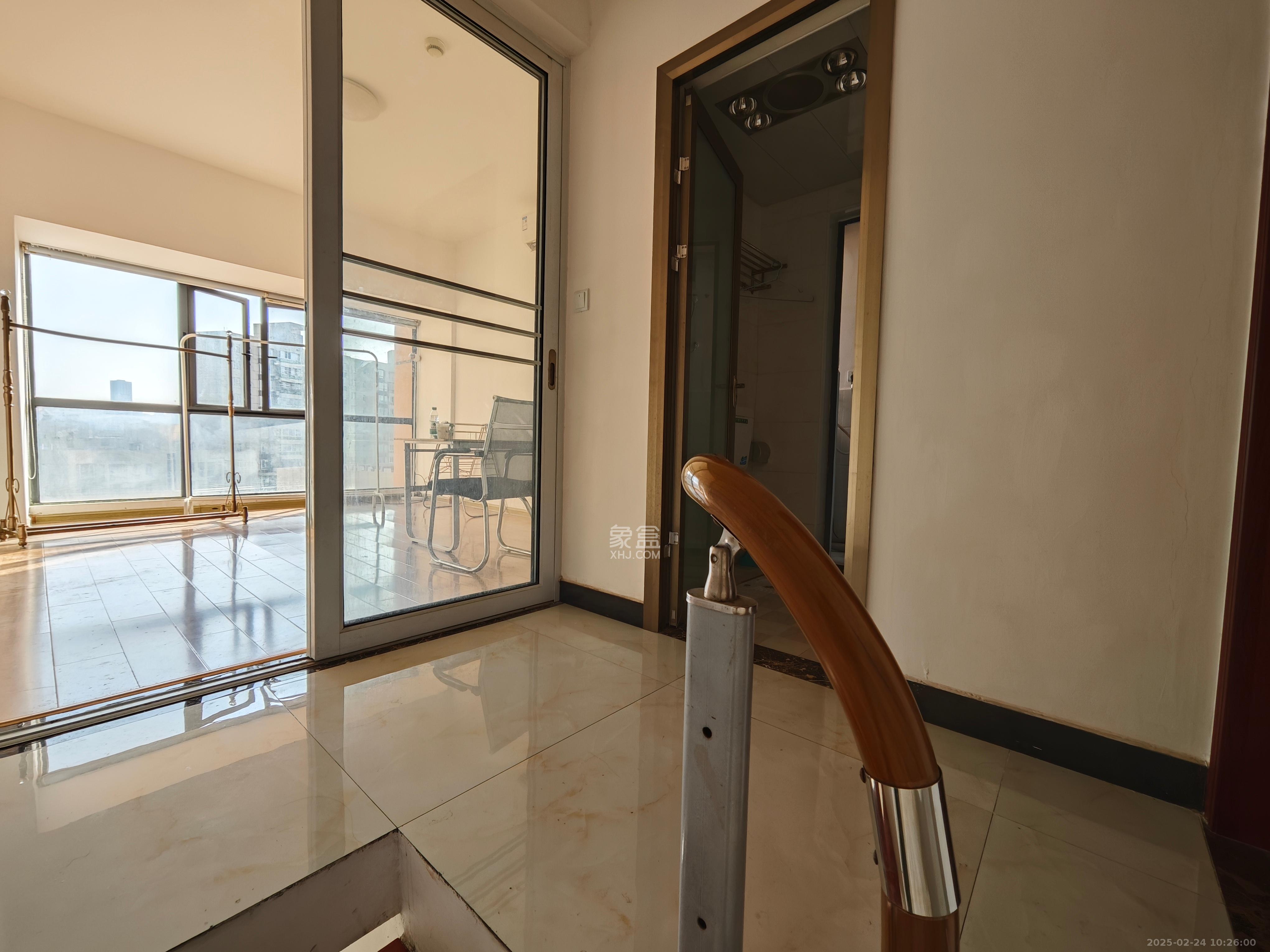 雅阁国际   70.44㎡      2200.0元/月室内图