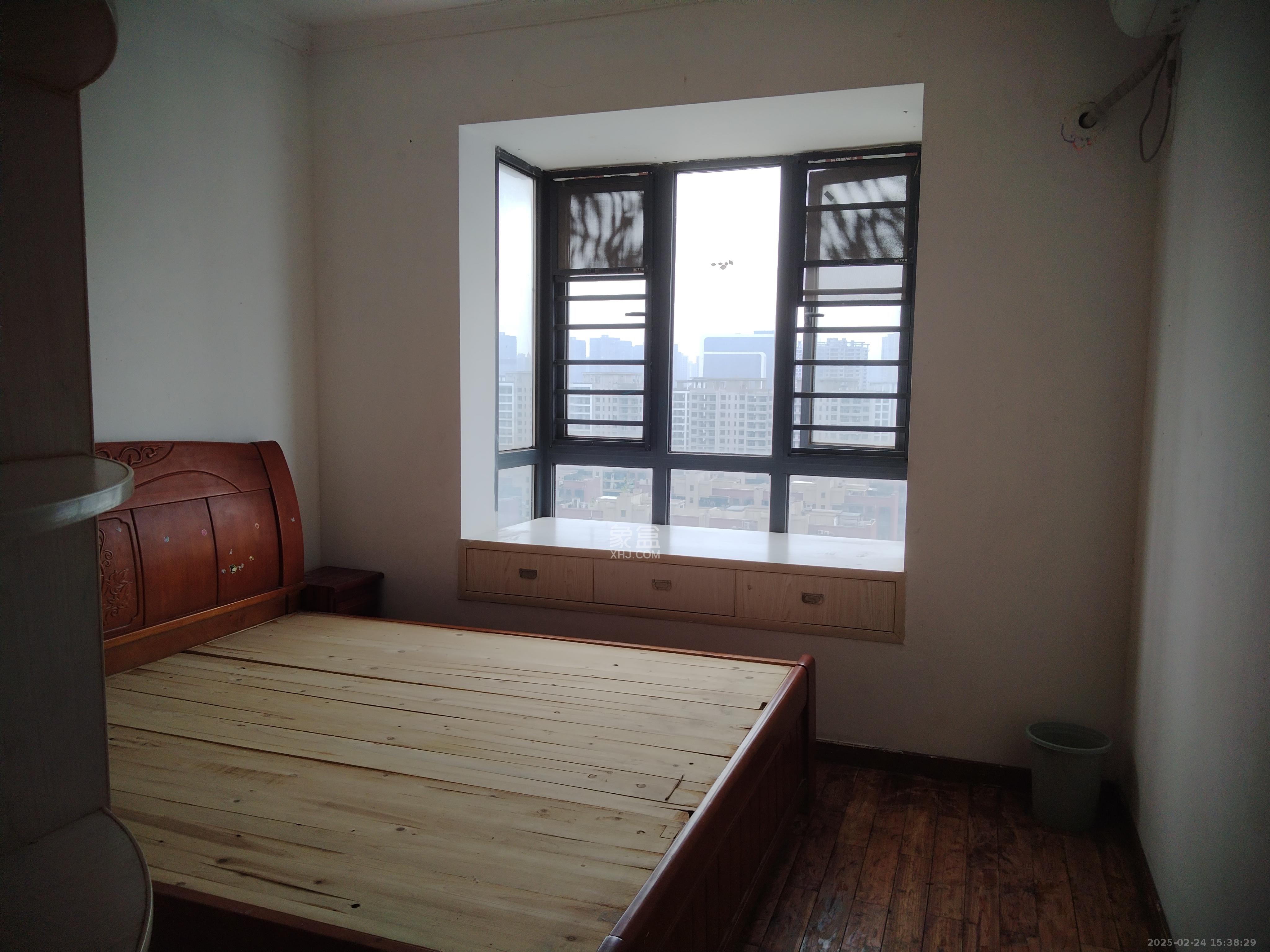 澳海澜庭 3室2厅2卫 2000.0元/月 澳海澜庭 3室2厅2卫 2000.0元/月室内图