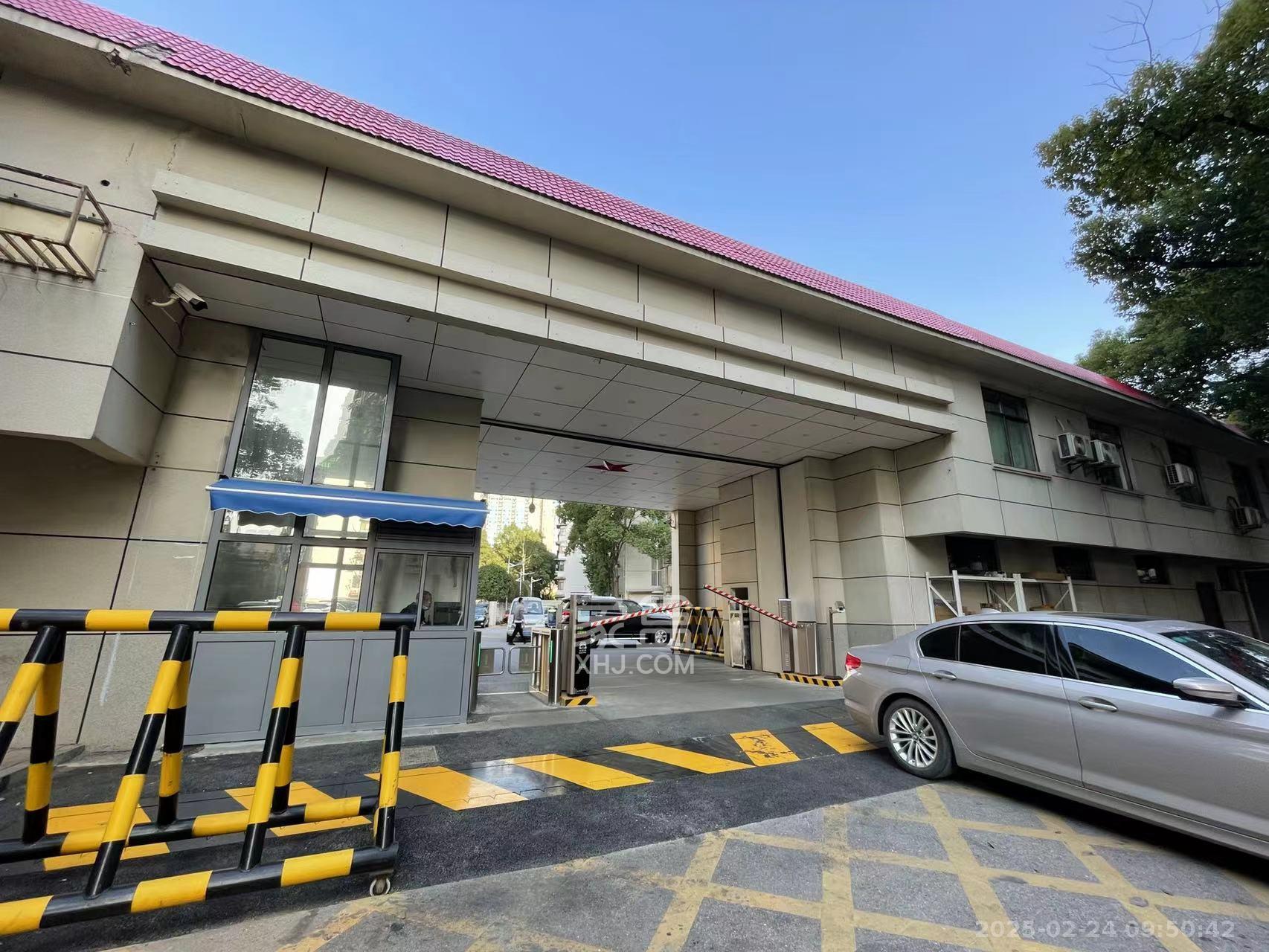 湖南省警衛(wèi)局宿舍  2室2廳1衛(wèi)   2300.00元/月