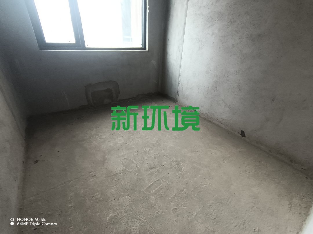 昊天珑璟湾  4室2厅2卫   63.80万卧室
