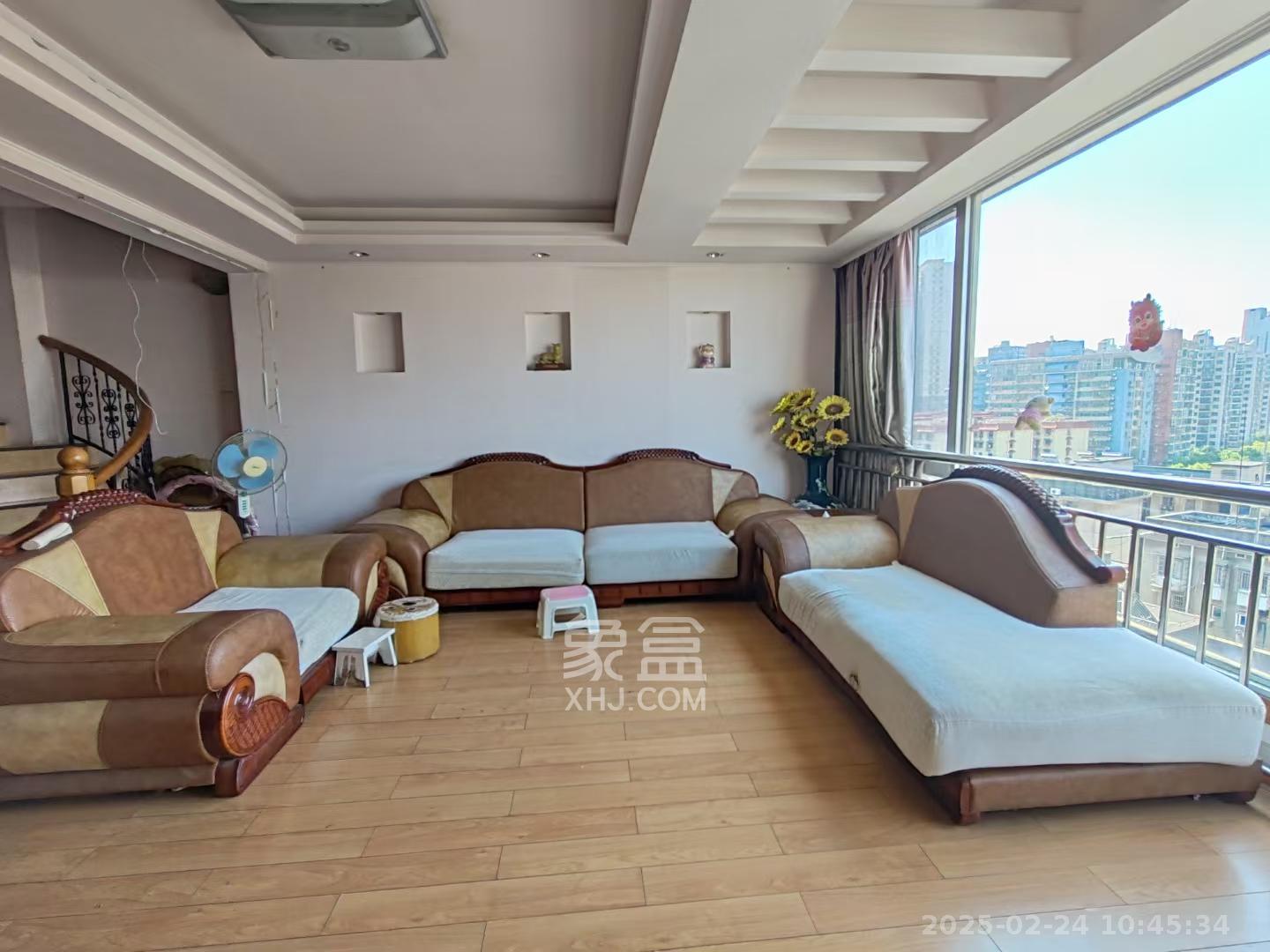 中国人民财产股份公司宿舍(人民保险公司宿舍) 3室2厅2卫 2100.0元/月 中国人民财产股份公司宿舍(人民保险公司宿舍) 3室2厅2卫 2100.0元/月室内图