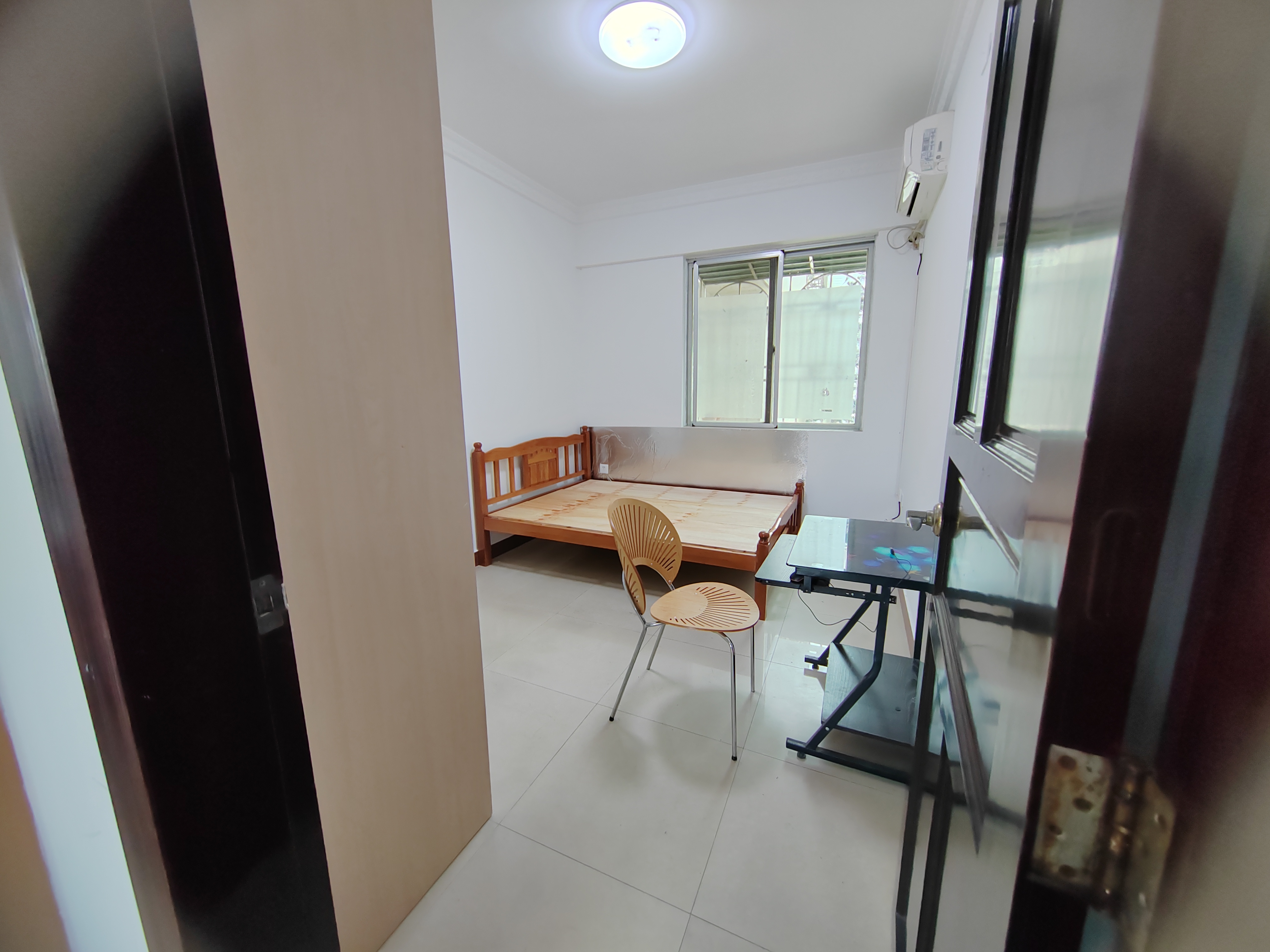 信力花苑  2室2厅1卫    126.0万 信力花苑  2室2厅1卫    126.0万卧室