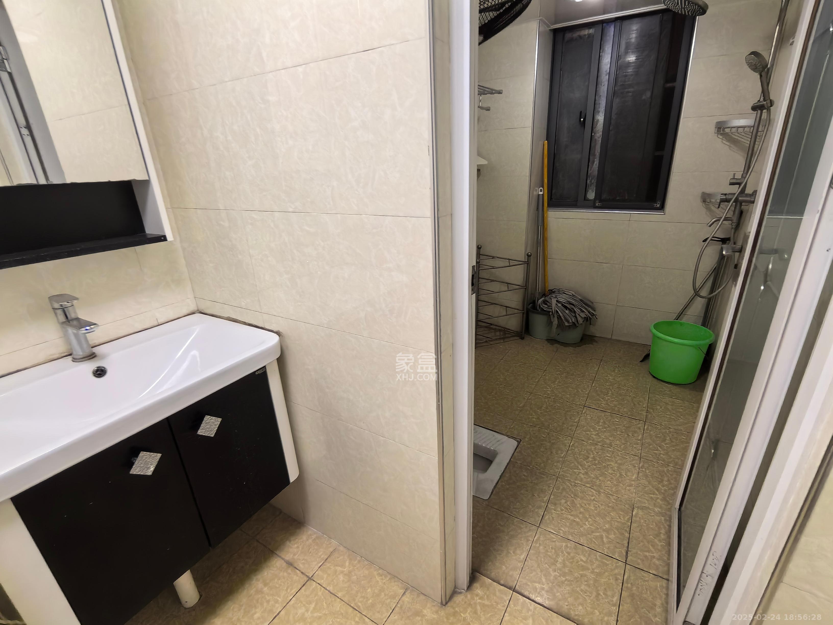 上海城小区  3室2厅1卫   3200.00元/月室内图