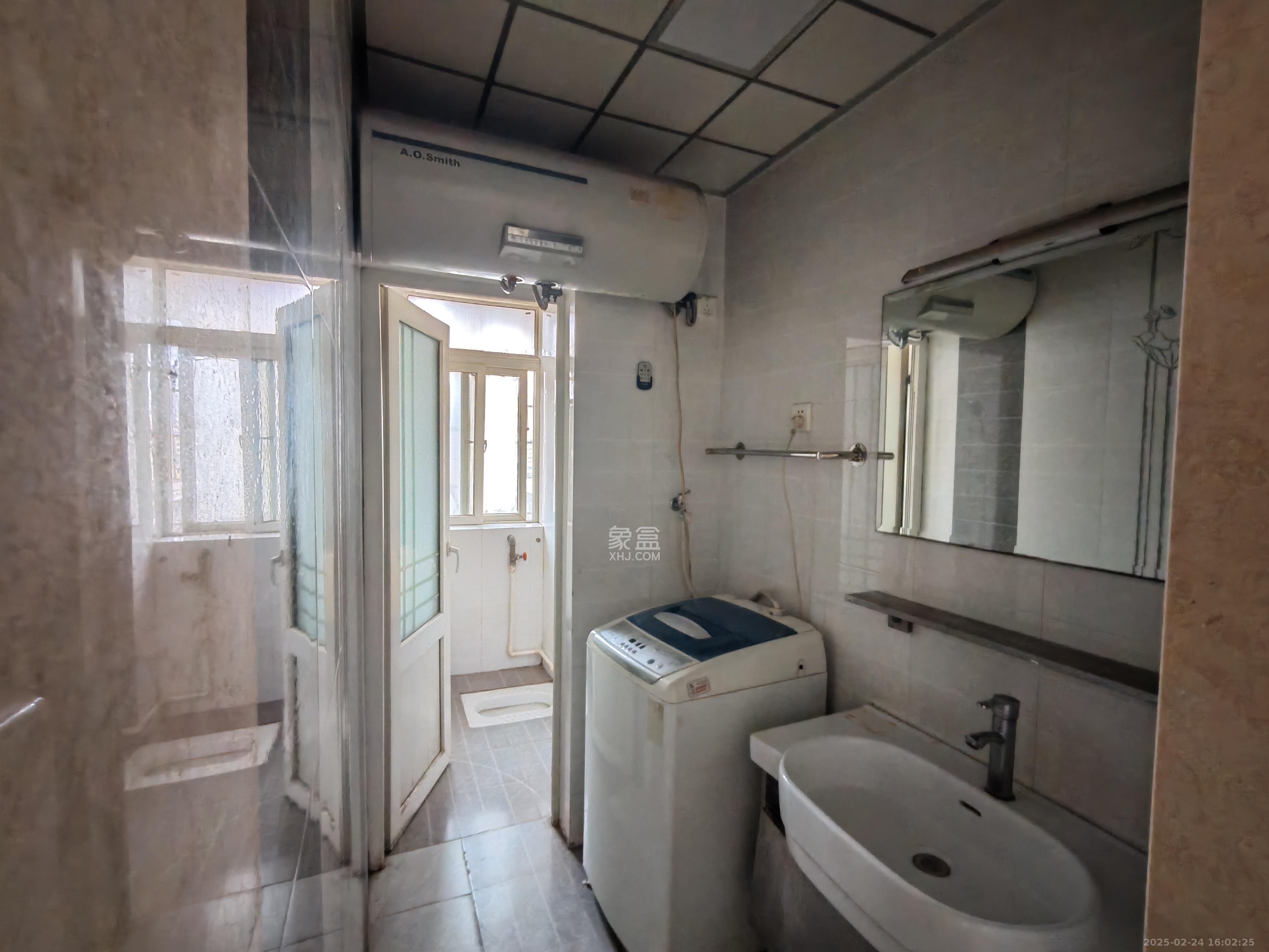 翡翠林居  4室2厅2卫    2200.0元/月室内图