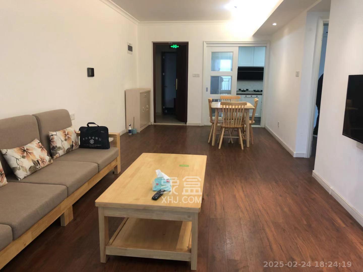 万科魅力之城锋镜里  3室2厅2卫    3000.0元/月室内图