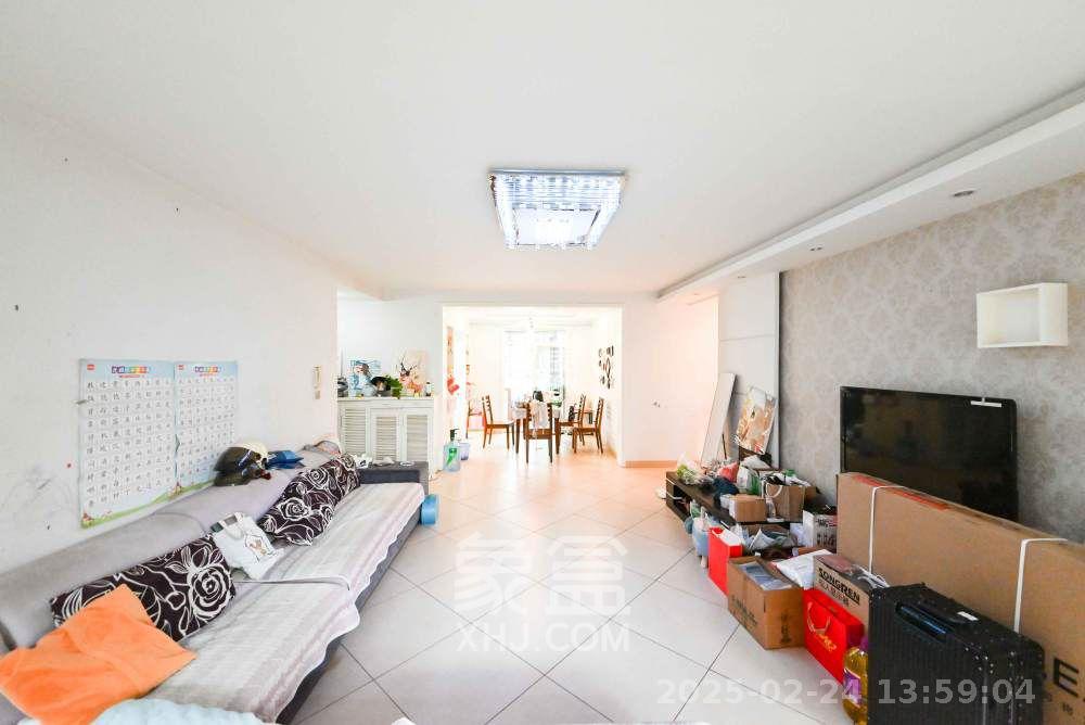 山水庭院 3室2厅2卫 2400.0元/月 山水庭院 3室2厅2卫 2400.0元/月室内图