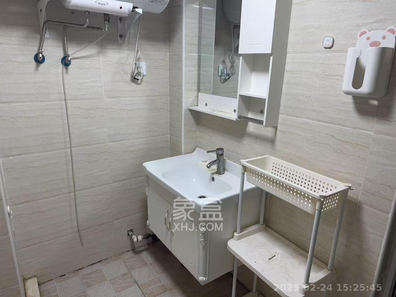 人瑞潇湘国际 1室1厅1卫 2200.0元/月 人瑞潇湘国际 1室1厅1卫 2200.0元/月室内图