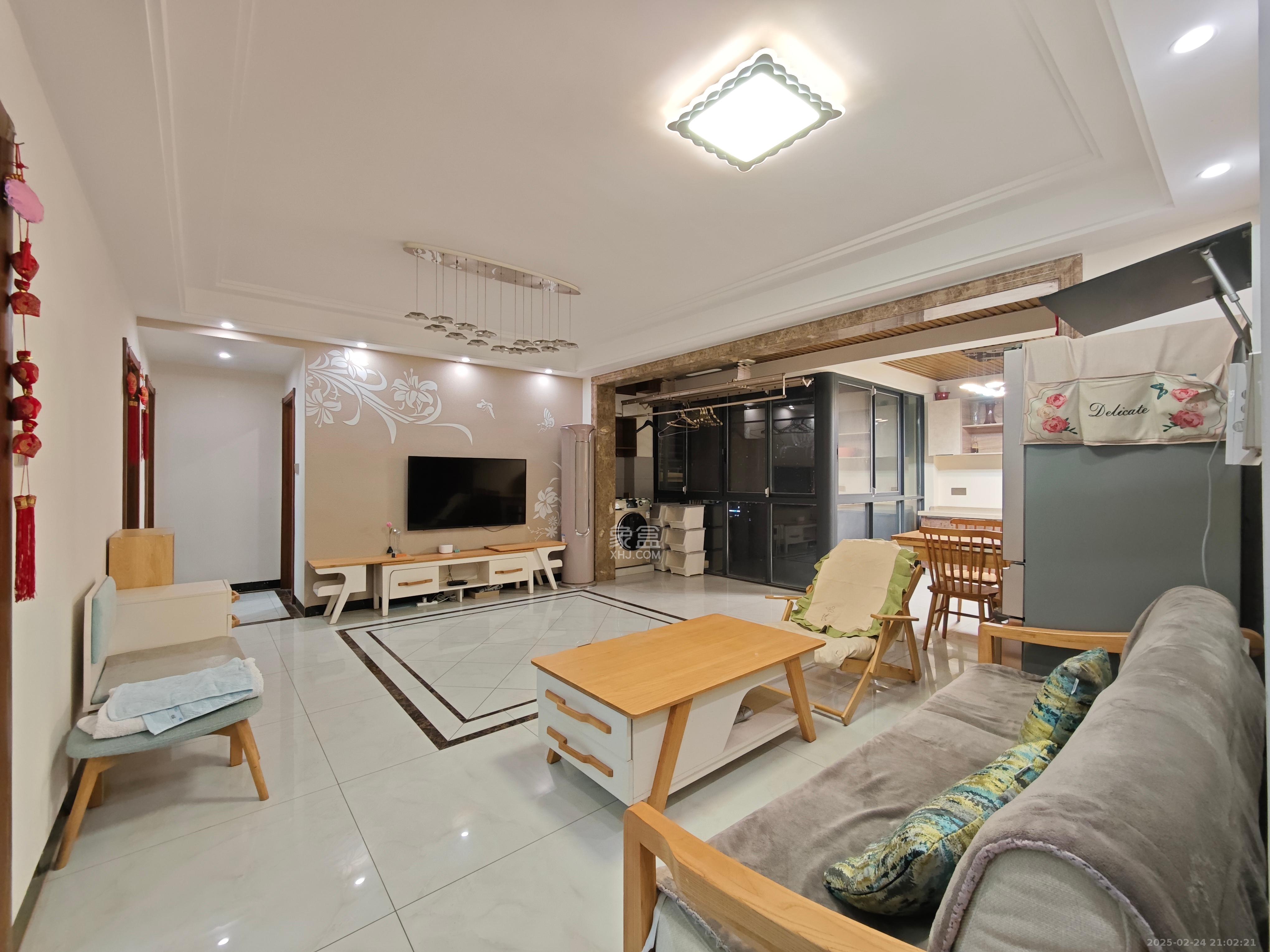 蓝光幸福满庭 4室2厅2卫 3200.0元/月 蓝光幸福满庭 4室2厅2卫 3200.0元/月室内图