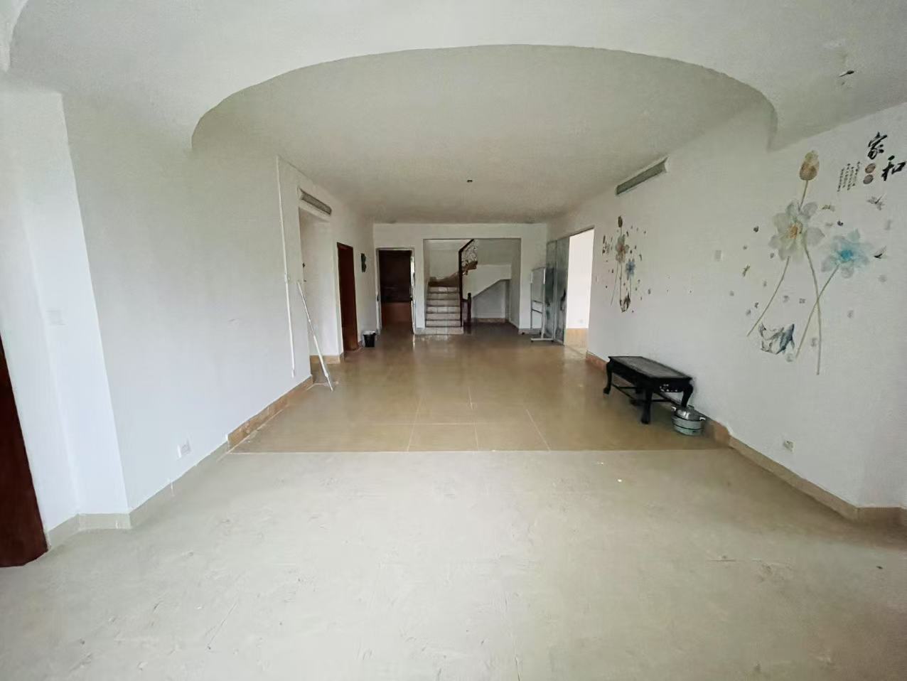 甸昆路9号 8室3厅4卫 9000.0元/月 甸昆路9号 8室3厅4卫 9000.0元/月室内图