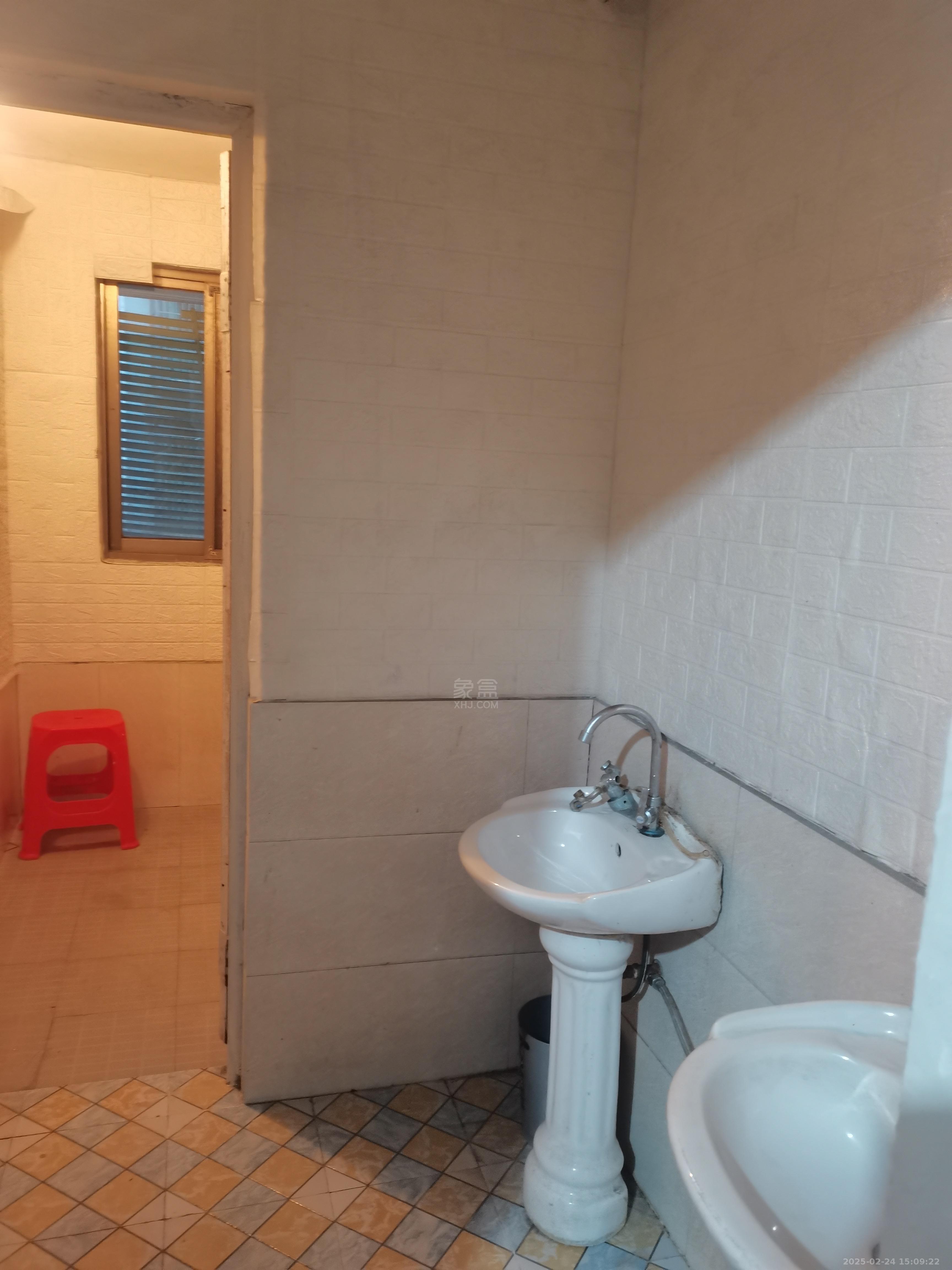 香草园  6室2厅1卫    2000.0元/月 香草园  6室2厅1卫    2000.0元/月室内图