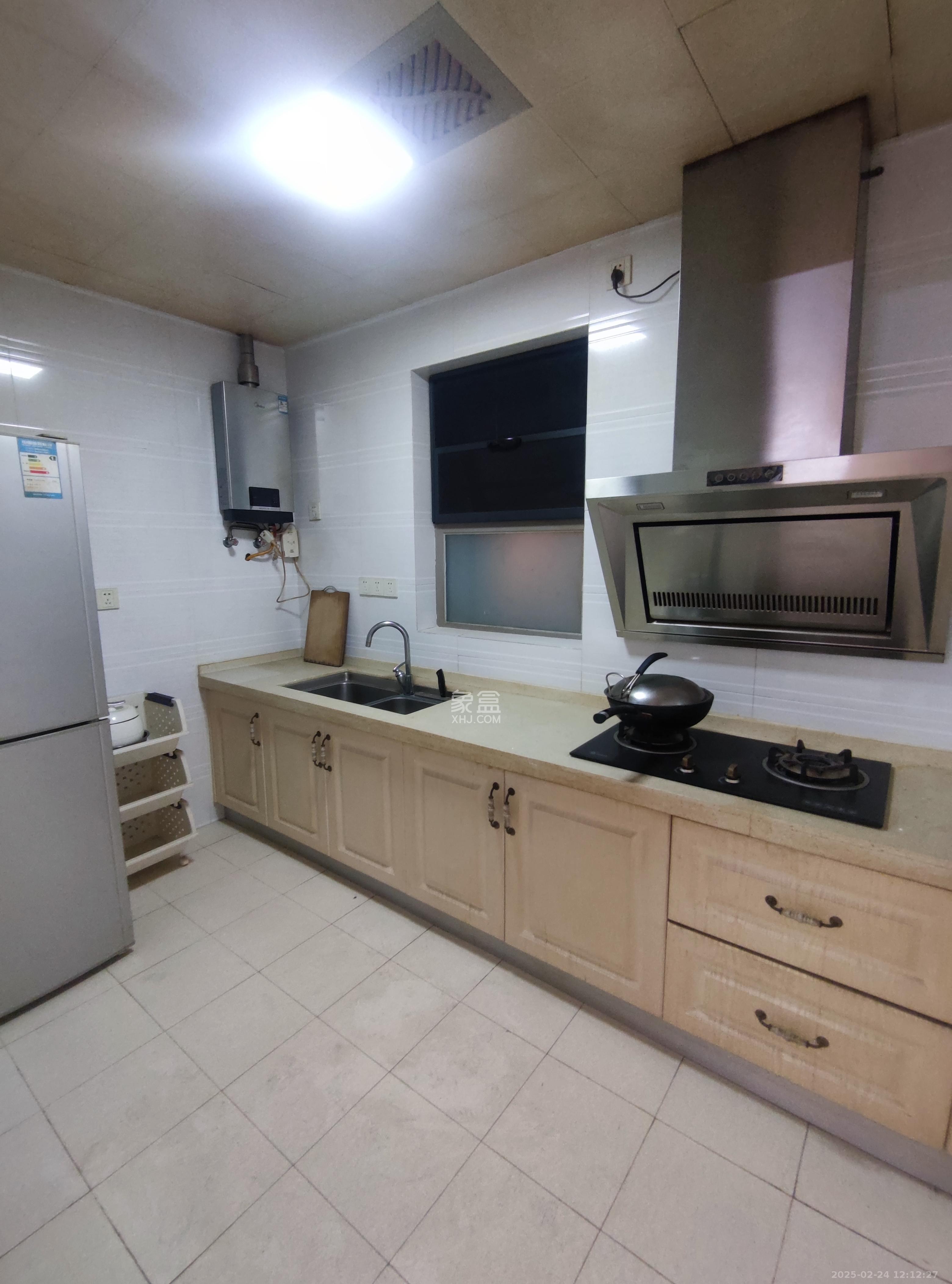 怡海星城 2室2厅1卫 1800.0元/月 怡海星城 2室2厅1卫 1800.0元/月室内图