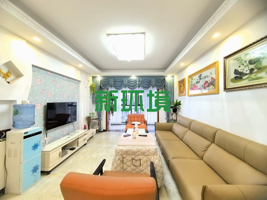 宏天绿城  3室2厅2卫   69.80万客厅